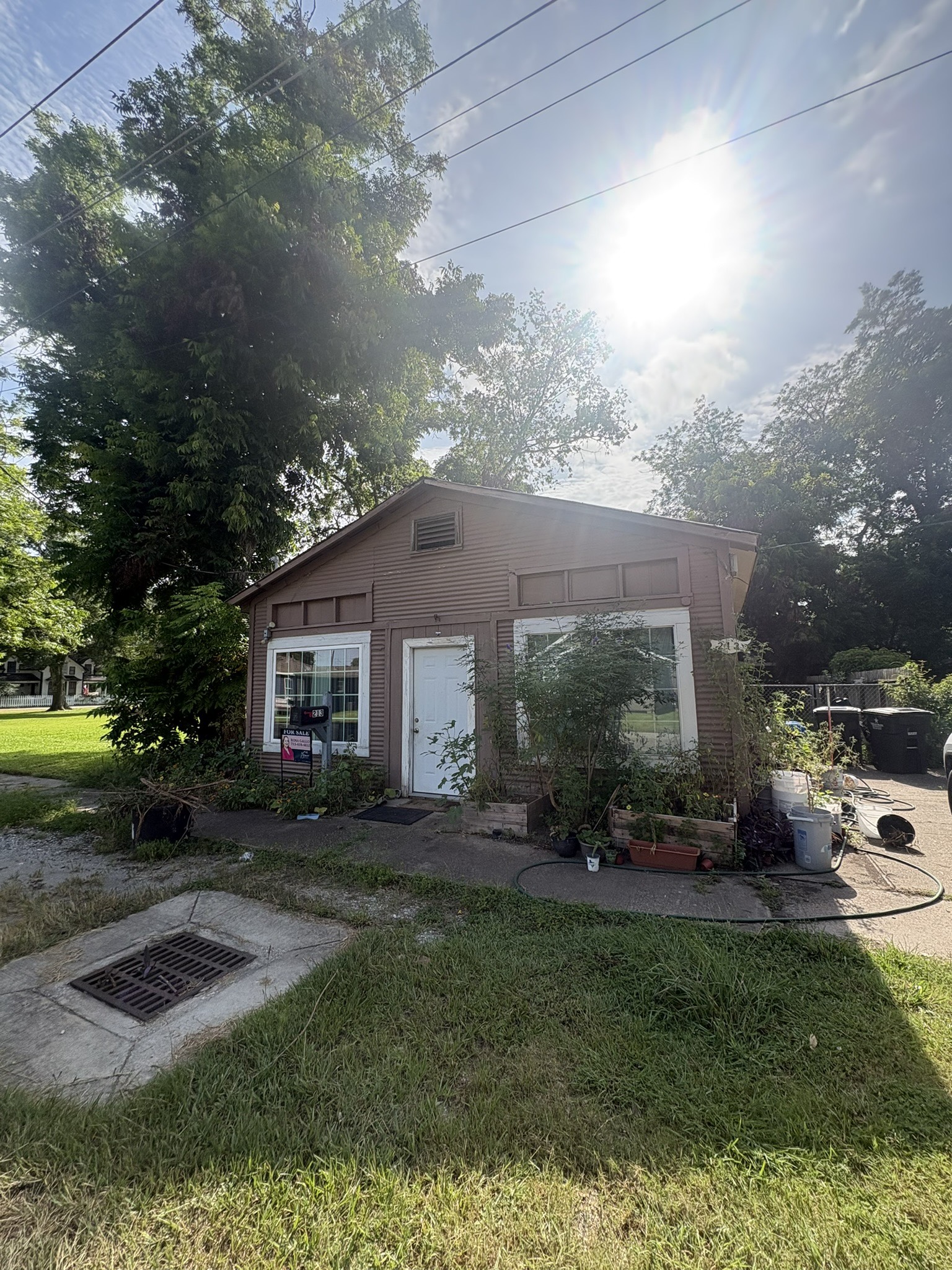 213 S Hill Street Property Photo 10