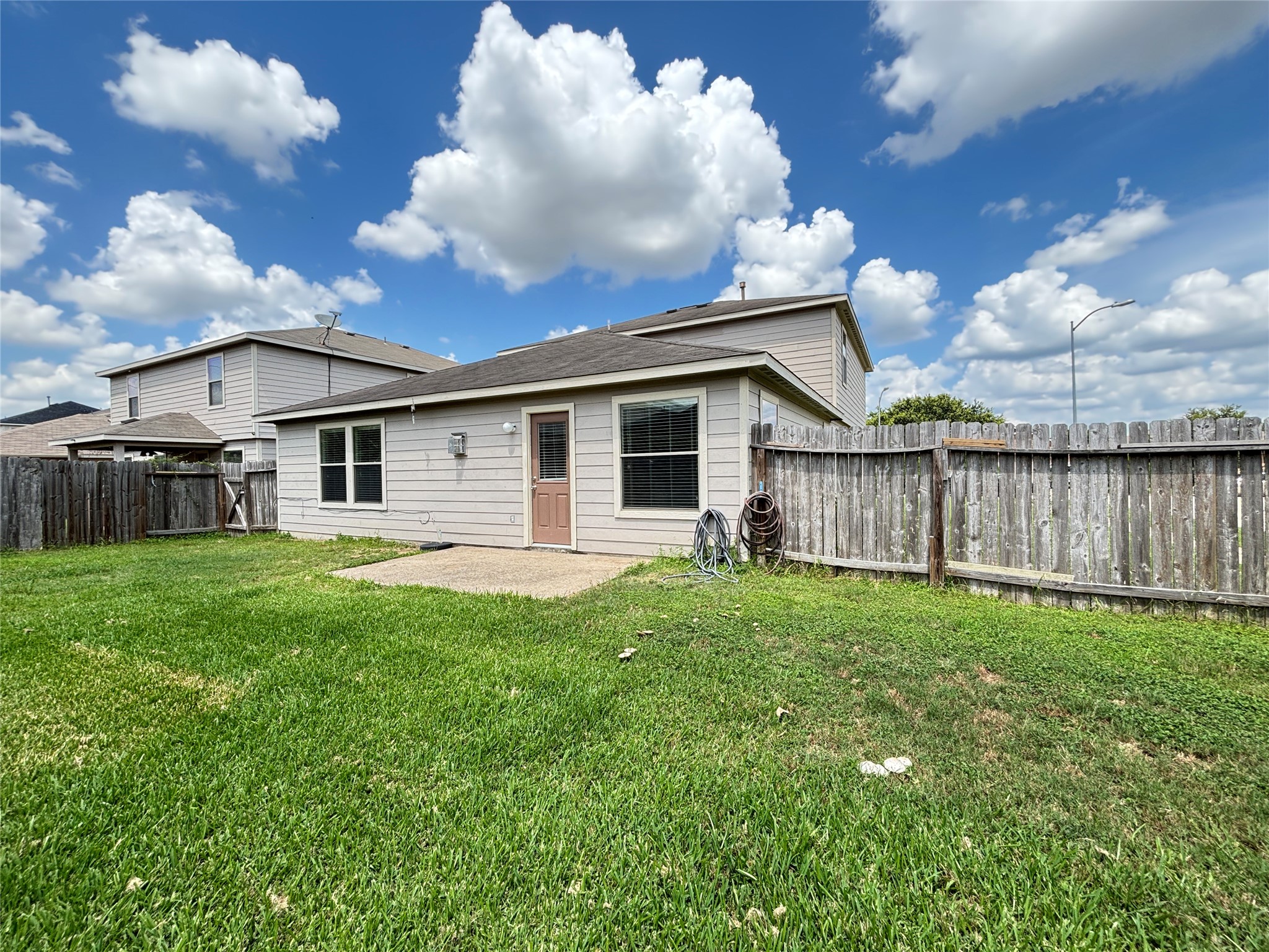 2803 Mustang Hill Lane Property Photo 4