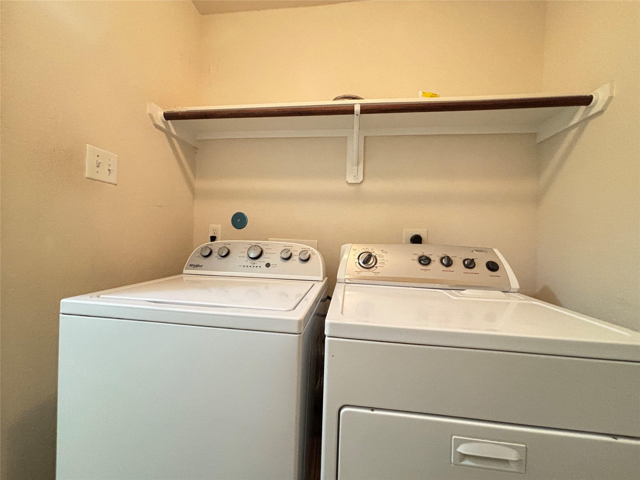 2803 Mustang Hill Lane Property Photo 6