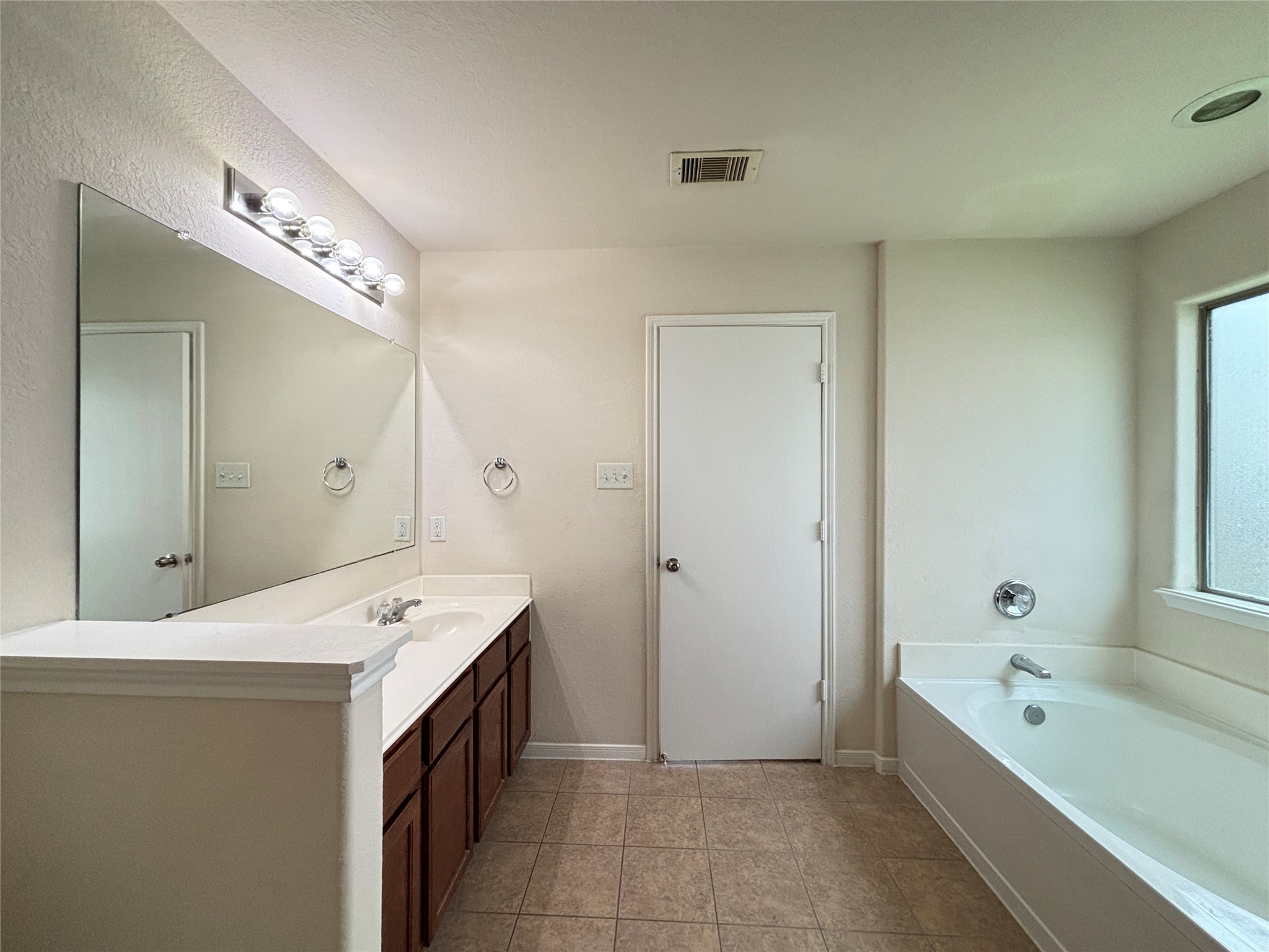2803 Mustang Hill Lane Property Photo 15
