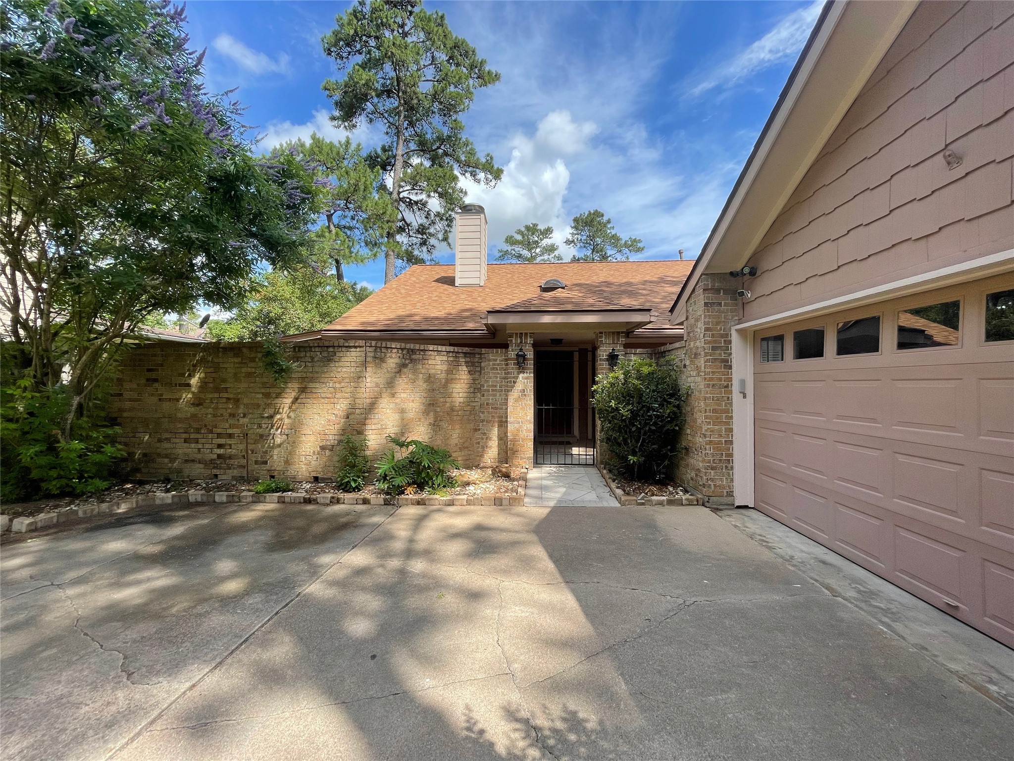 3602 Chapel Square Drive Property Photo 2