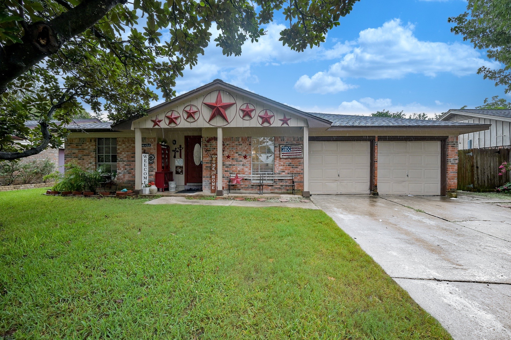 355 Skywood Drive Property Photo 1