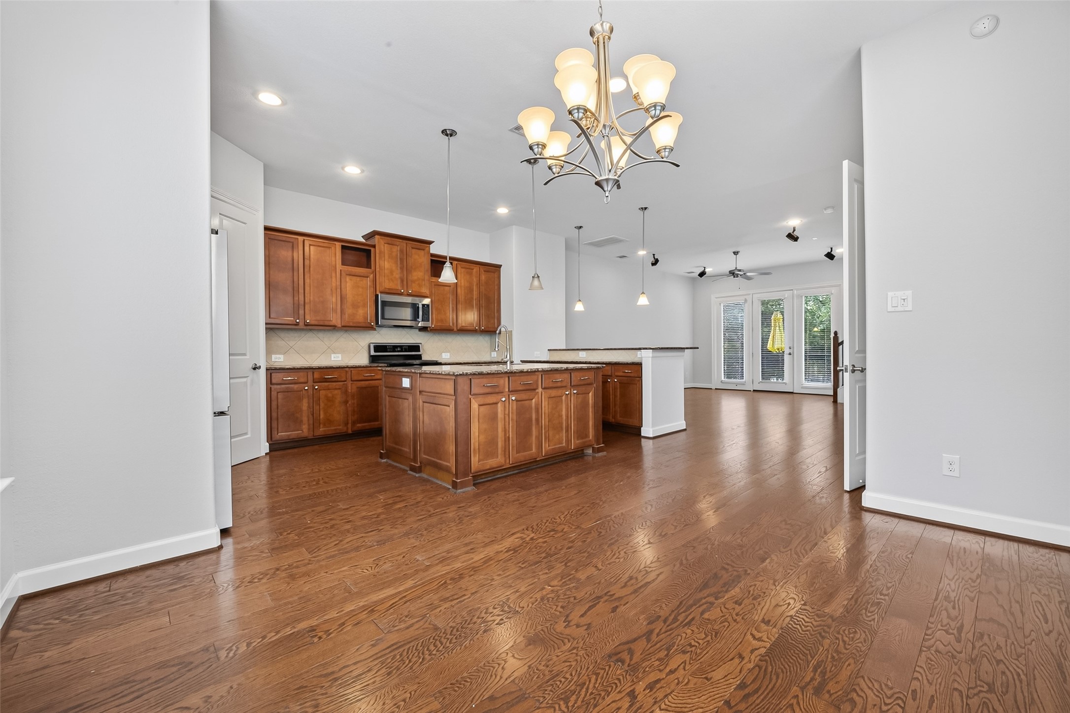 2811 Clay Street Property Photo 21