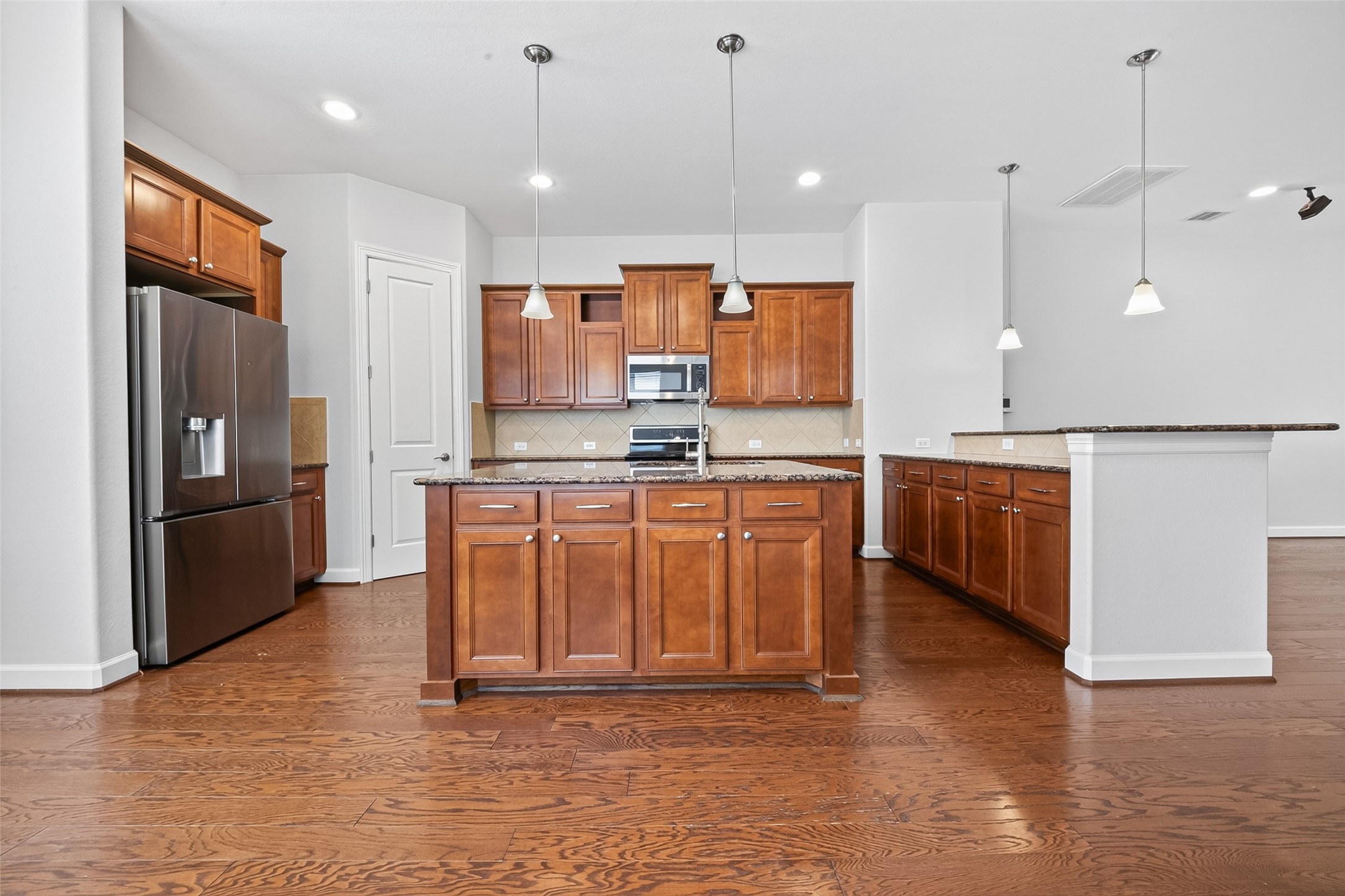 2811 Clay Street Property Photo 23