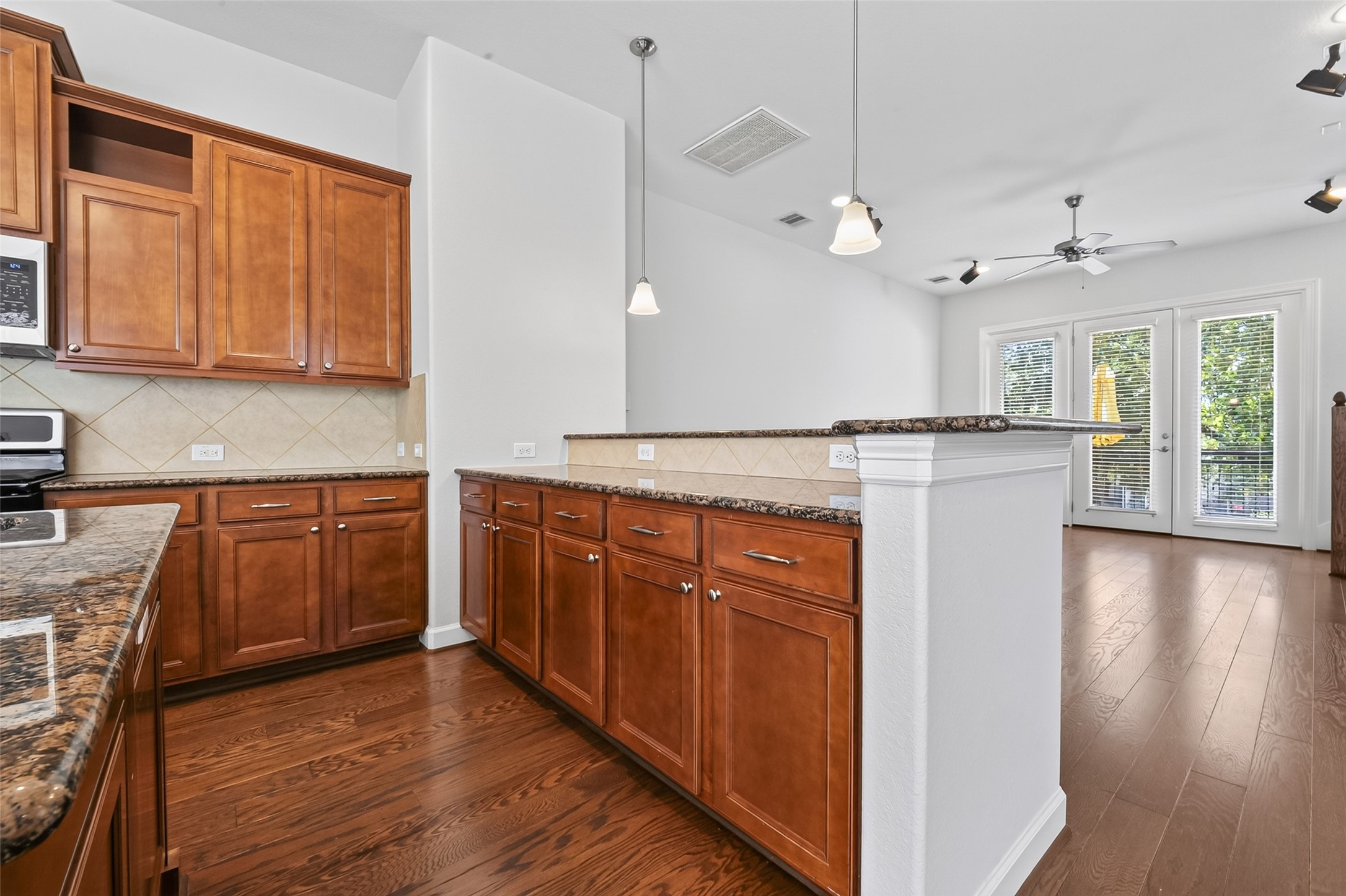 2811 Clay Street Property Photo 26