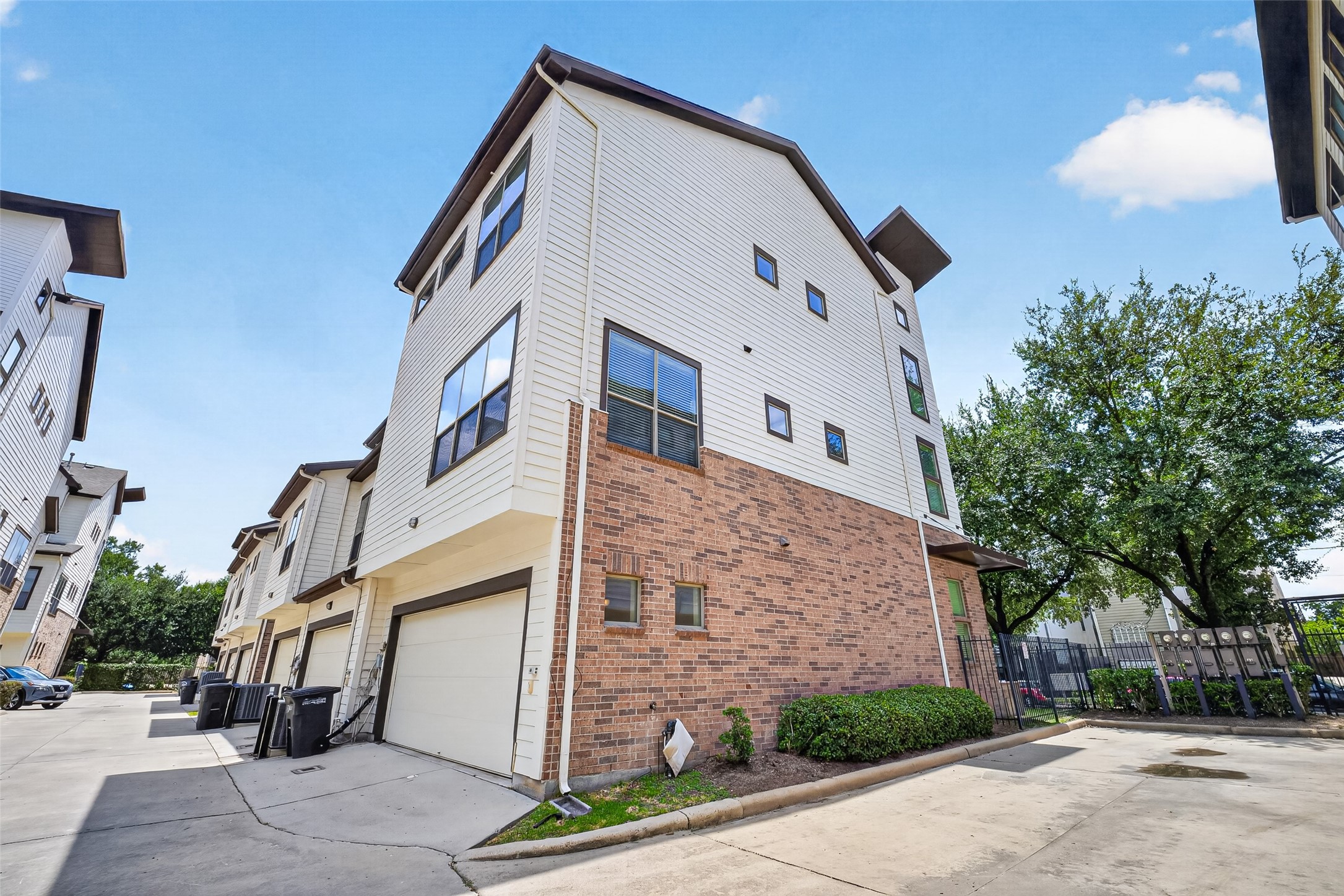 2811 Clay Street Property Photo 49