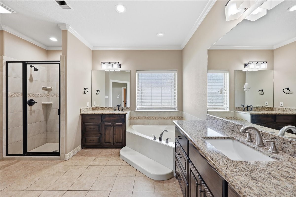 160 Colonial Estates Drive Property Photo 8