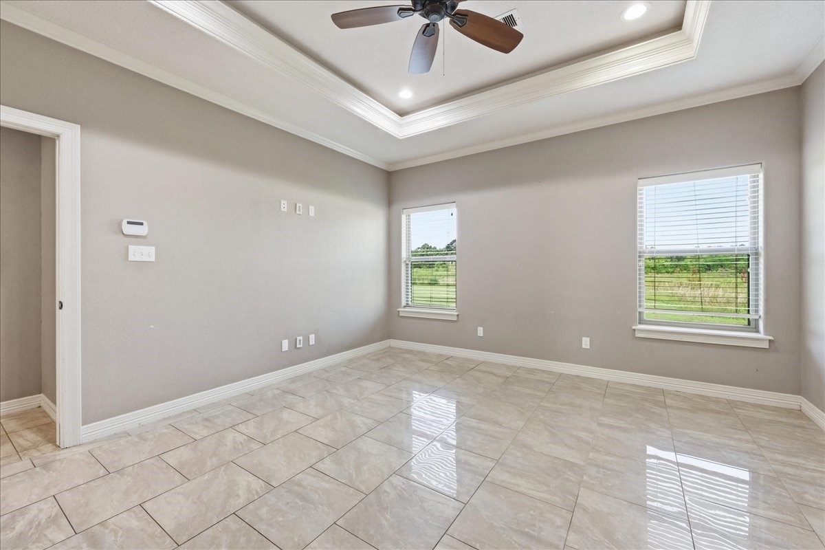 160 Colonial Estates Drive Property Photo 9