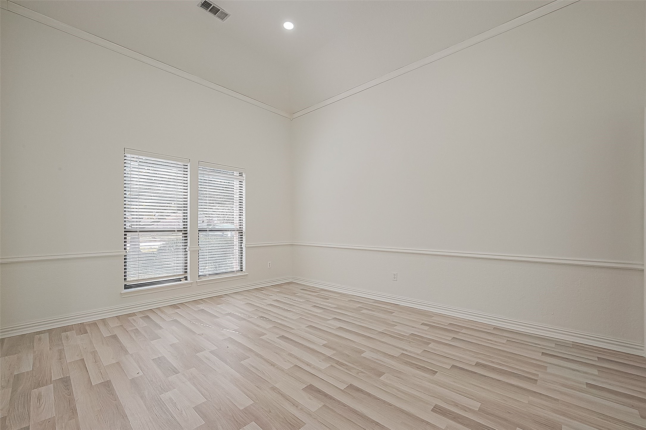 1015 Sugar Lakes Drive Property Photo 16