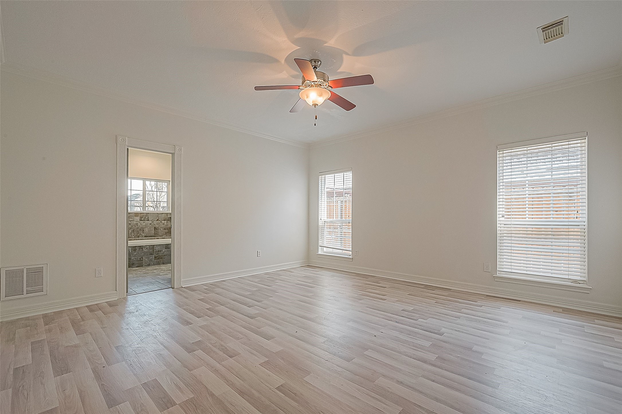 1015 Sugar Lakes Drive Property Photo 24