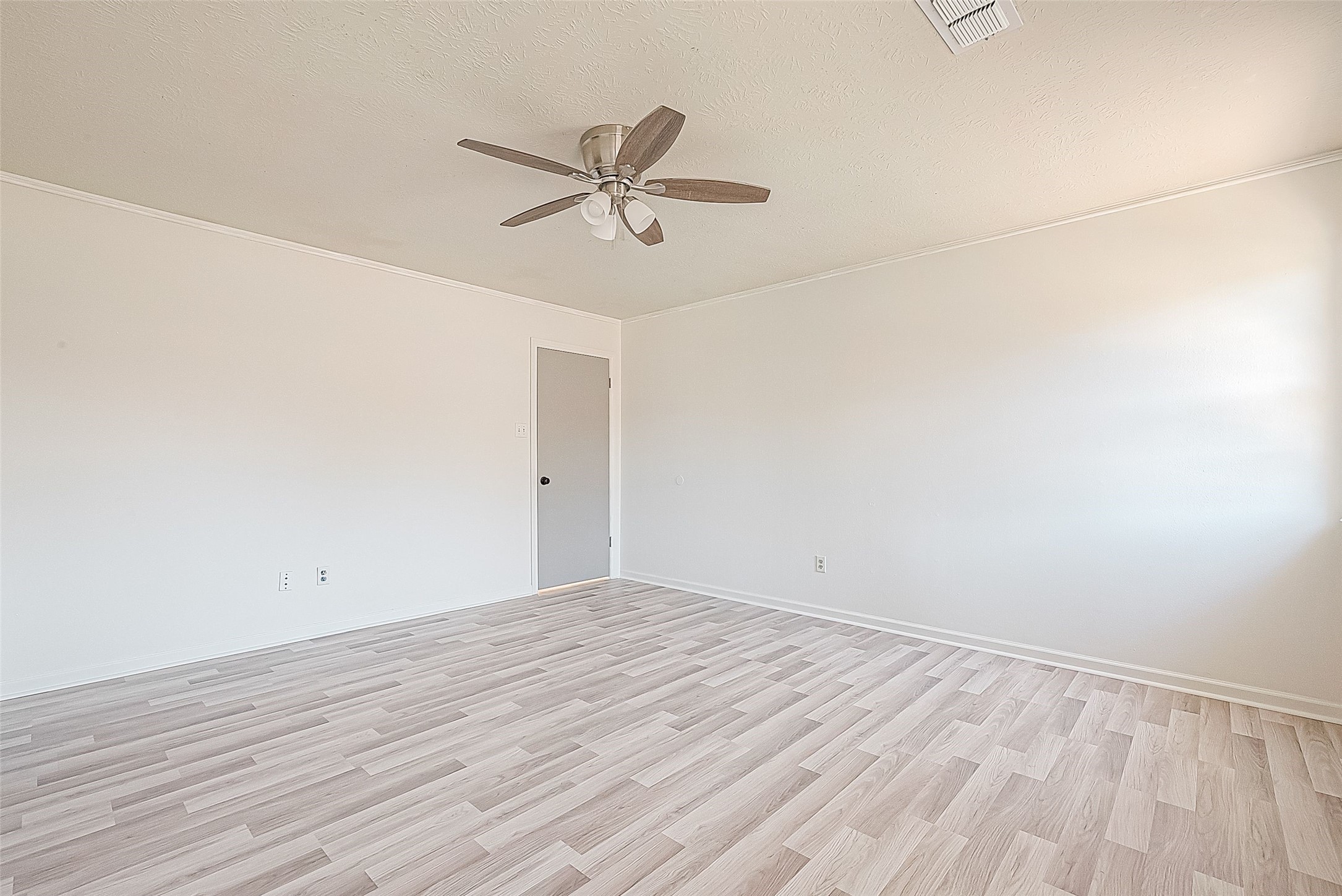1015 Sugar Lakes Drive Property Photo 30