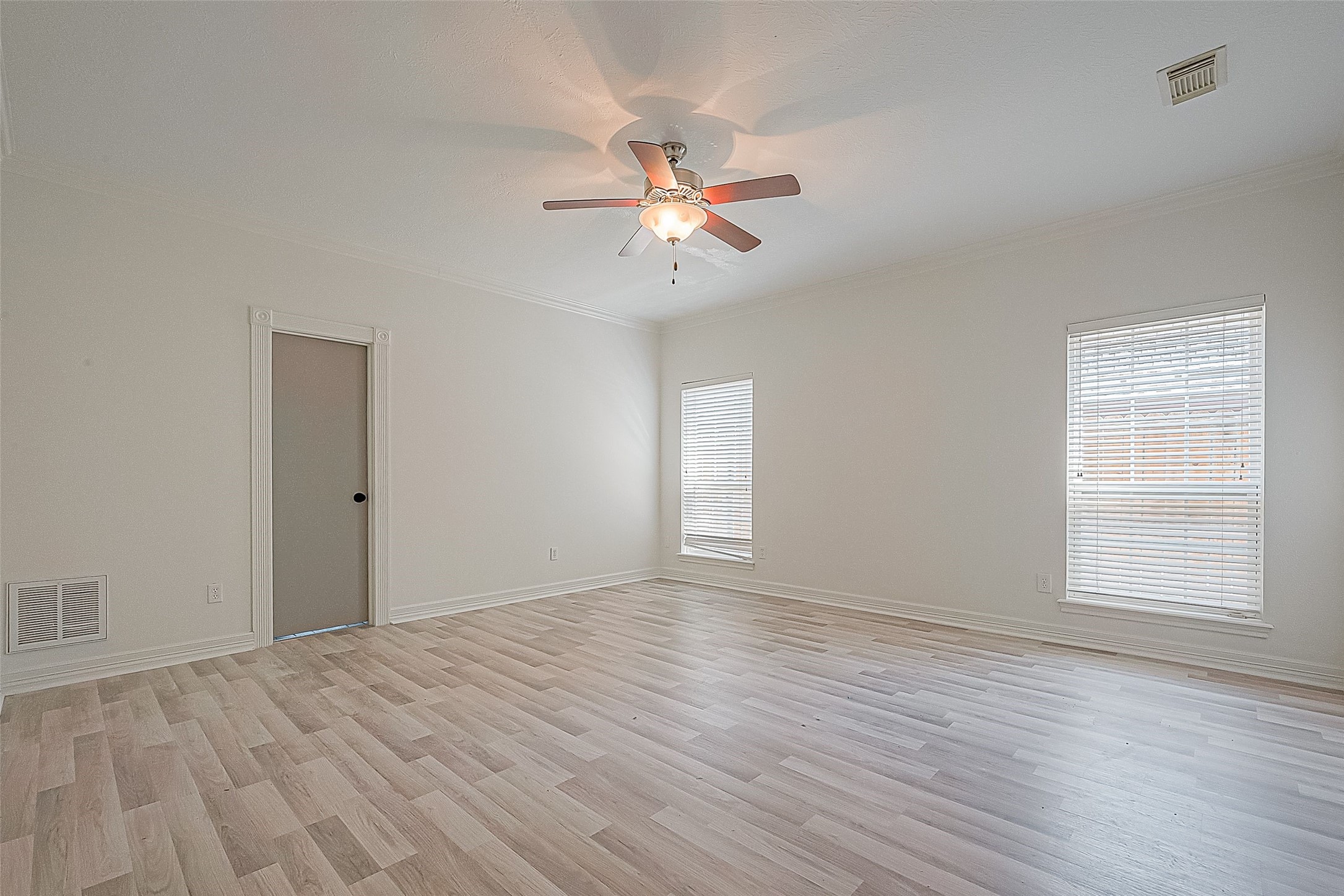 1015 Sugar Lakes Drive Property Photo 34