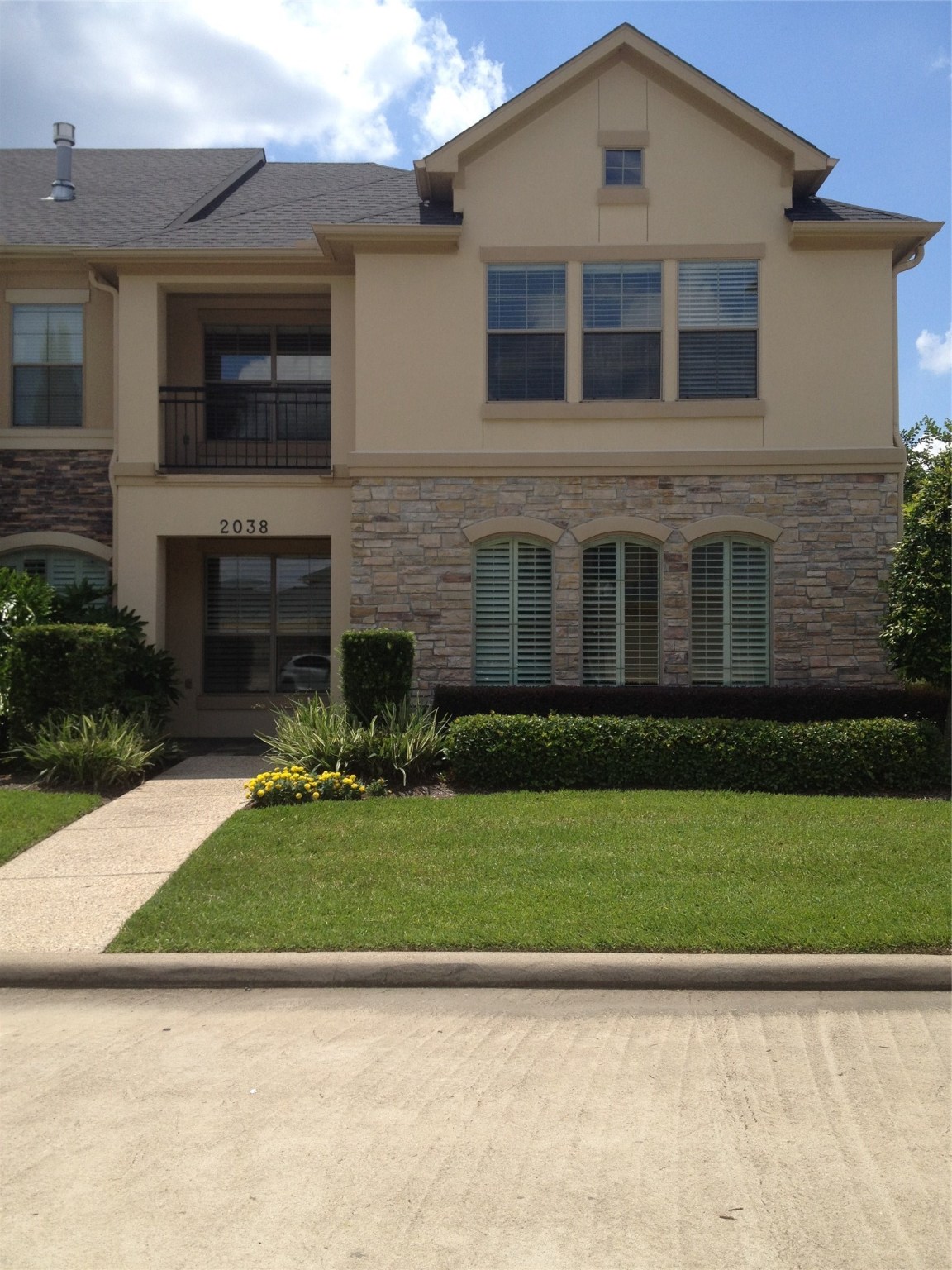 2038 Palm Forest Lane Property Photo 4