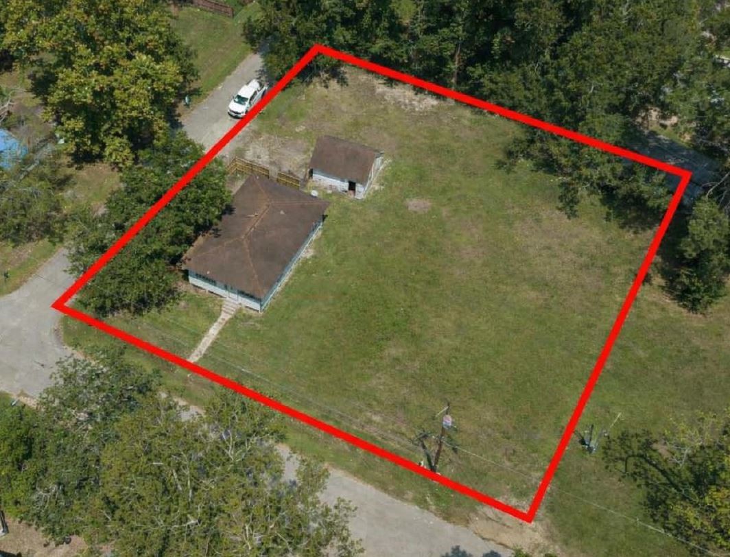 701 Clay Street Property Photo 1