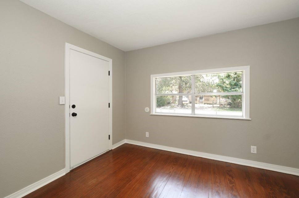 701 Clay Street Property Photo 6