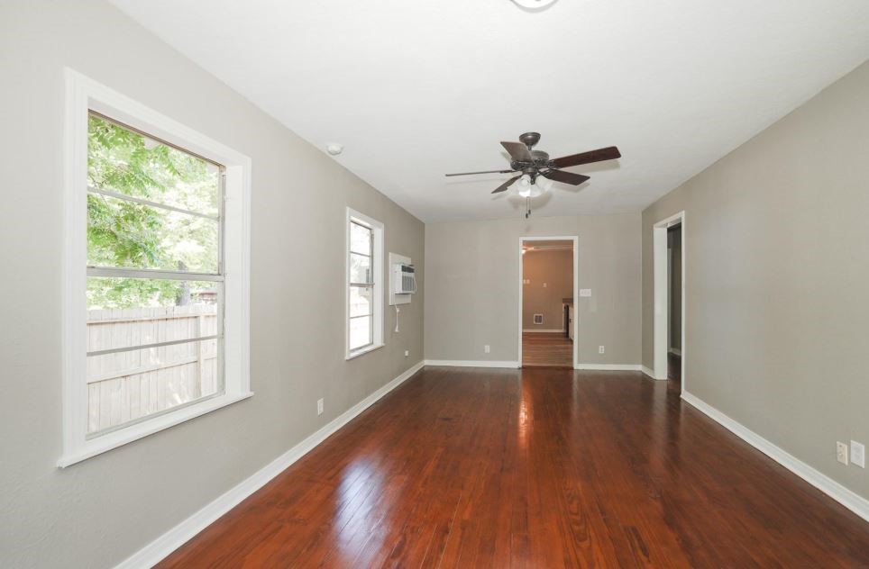 701 Clay Street Property Photo 7