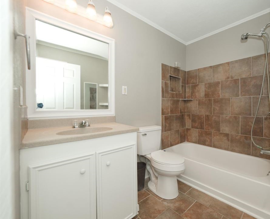 701 Clay Street Property Photo 12