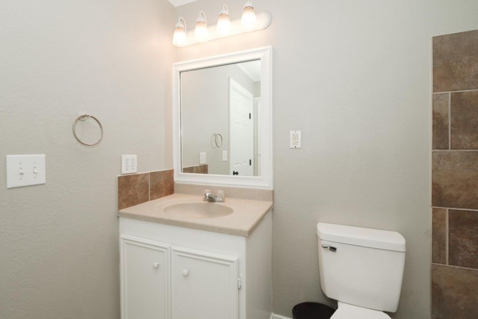 701 Clay Street Property Photo 13