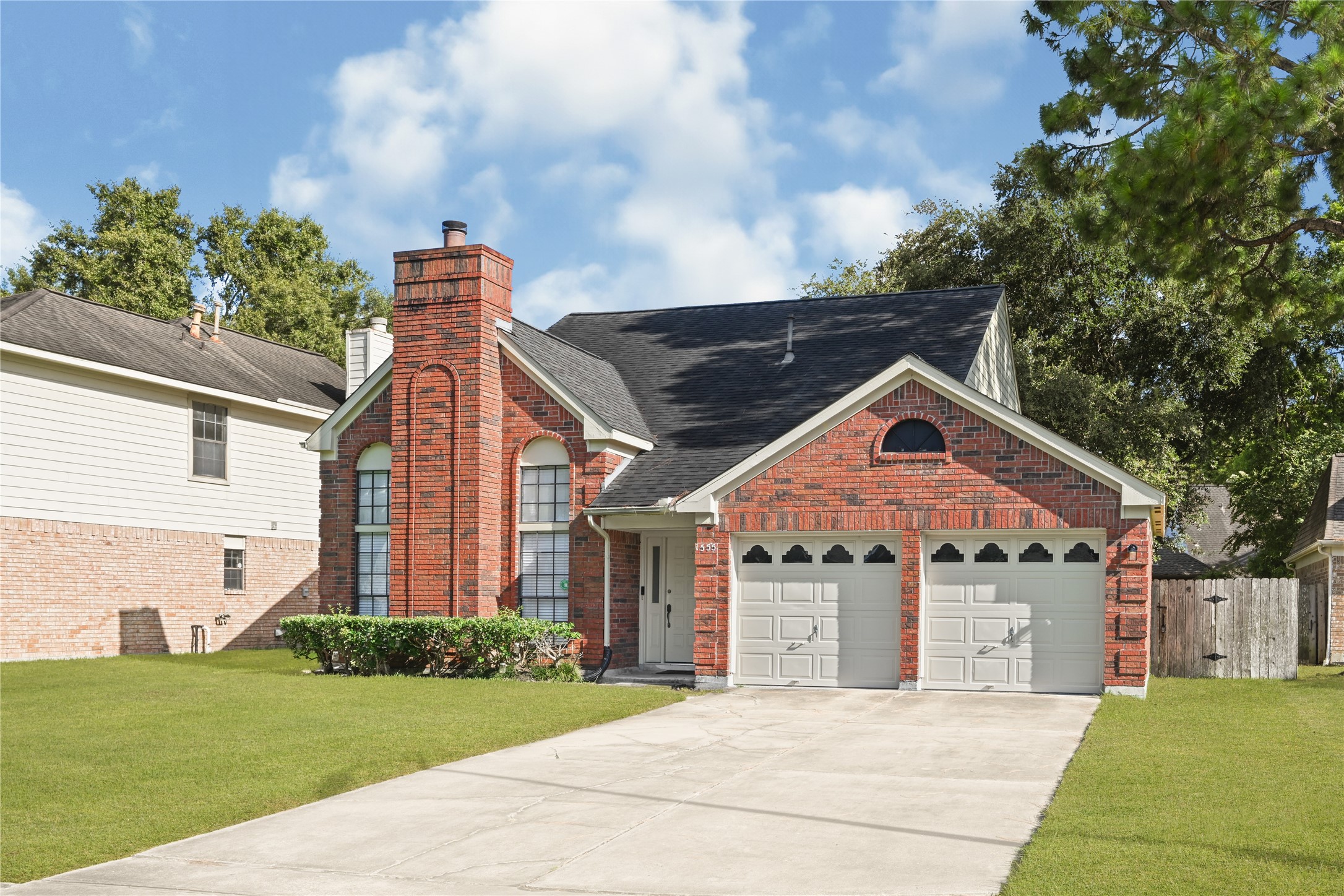 1555 Hillside Elm Street Property Photo 1