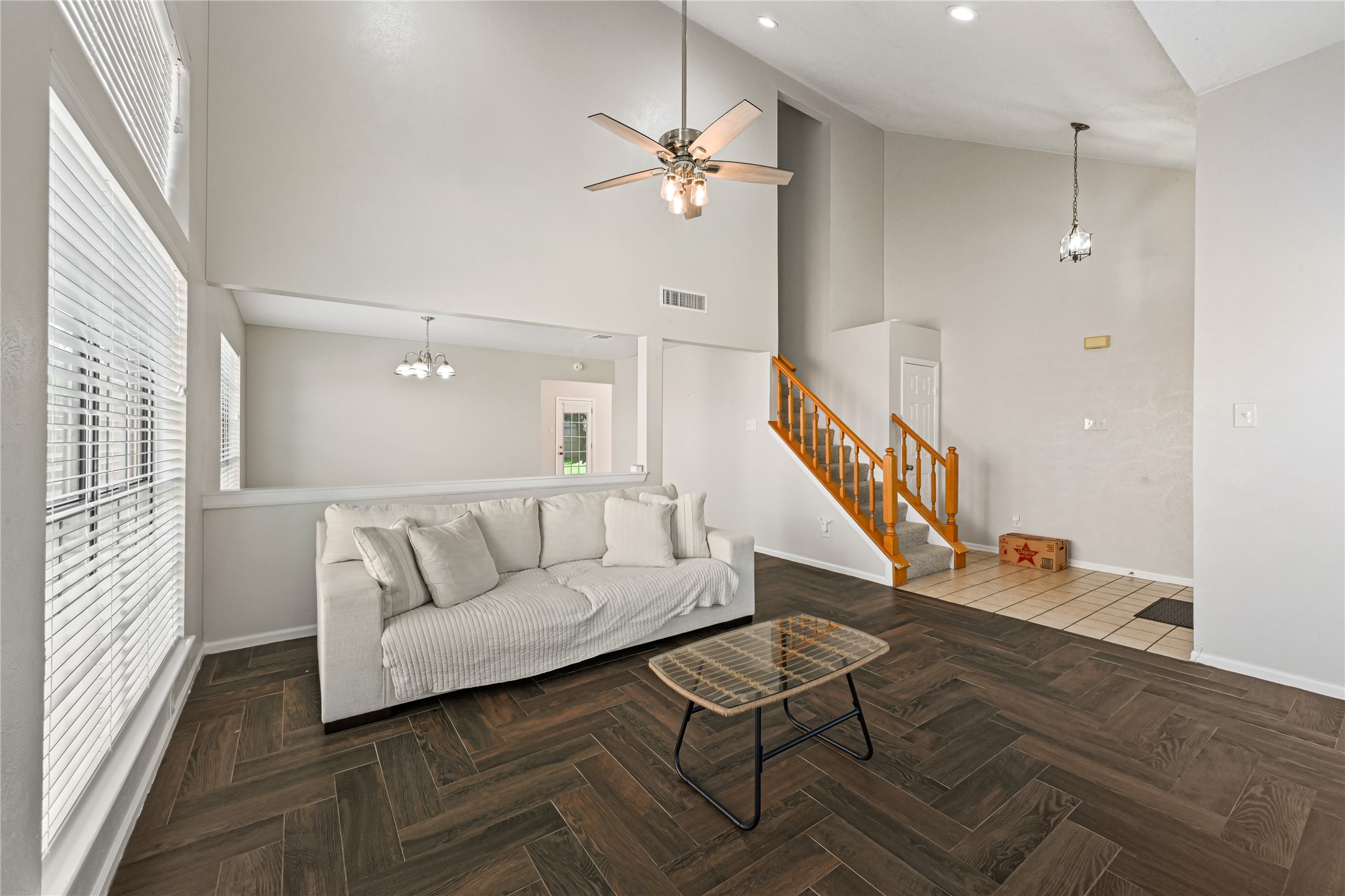 1555 Hillside Elm Street Property Photo 4