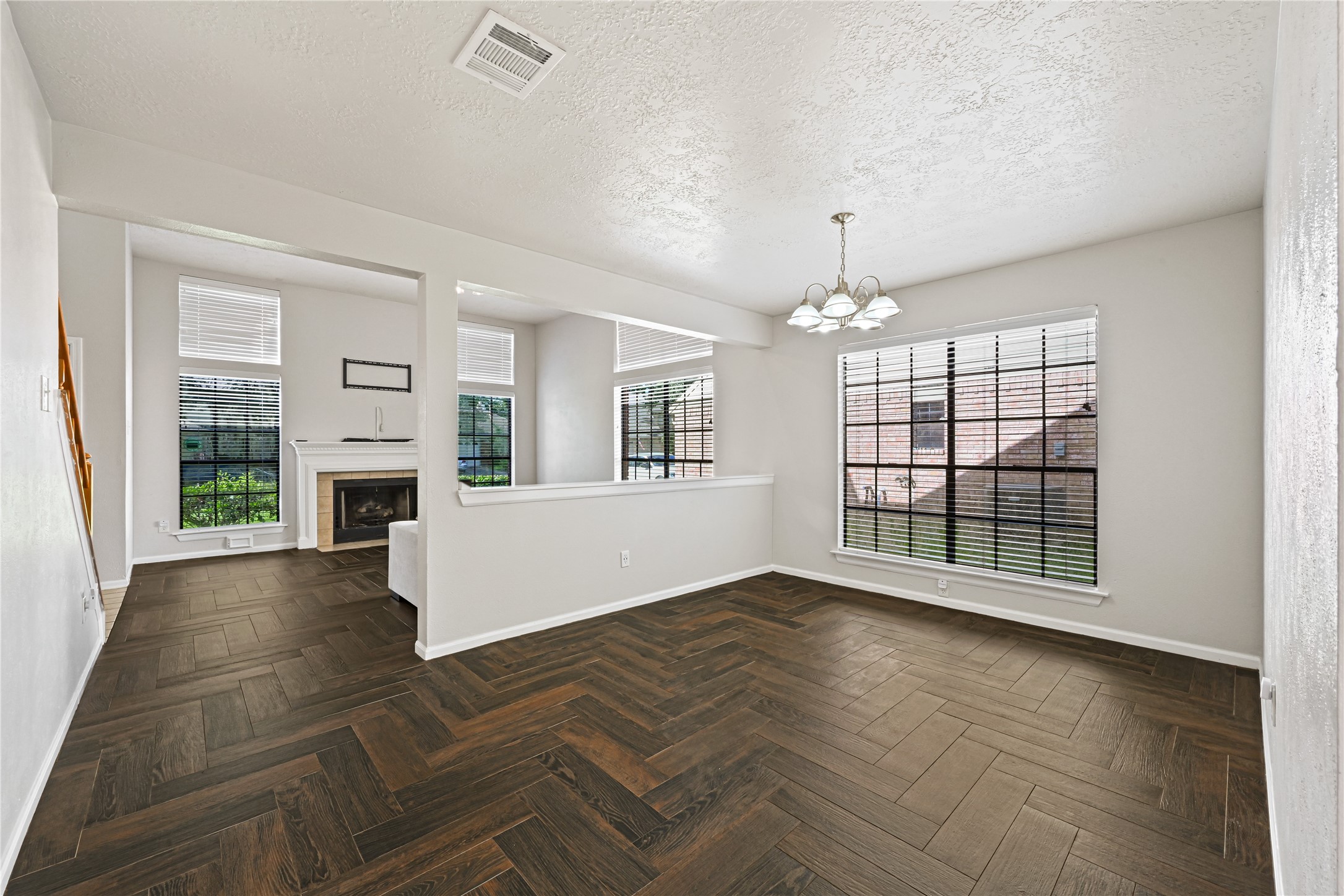 1555 Hillside Elm Street Property Photo 6