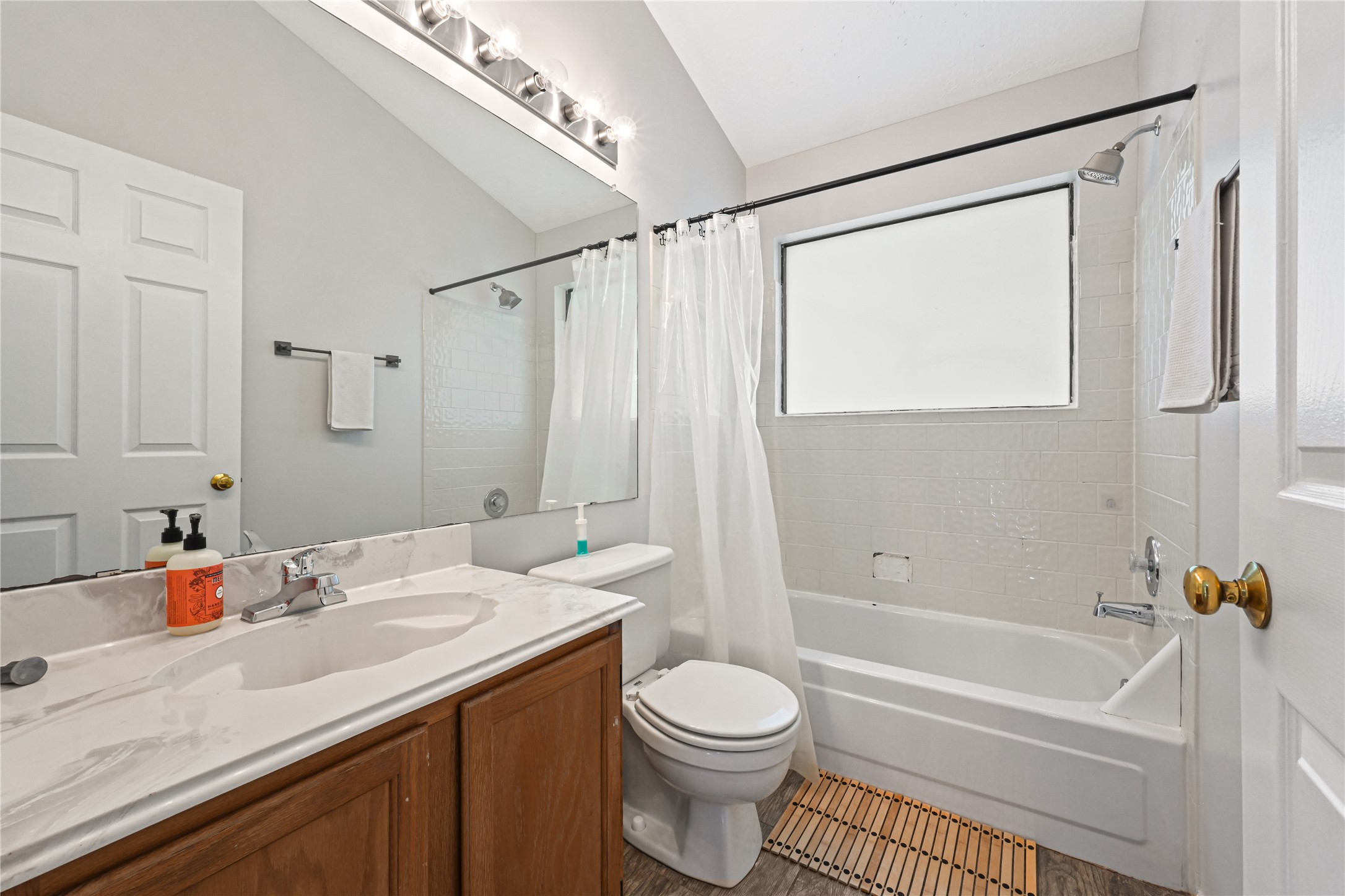 1555 Hillside Elm Street Property Photo 17