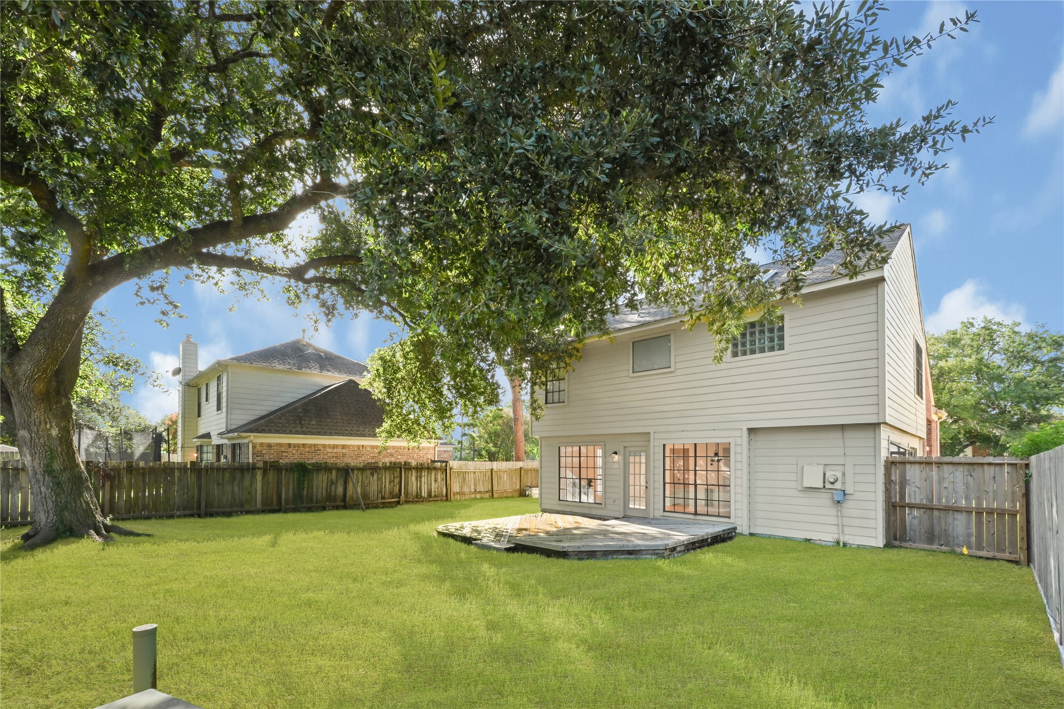 1555 Hillside Elm Street Property Photo 24