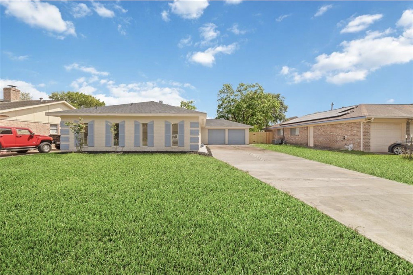12207 Pompano Lane Property Photo 1