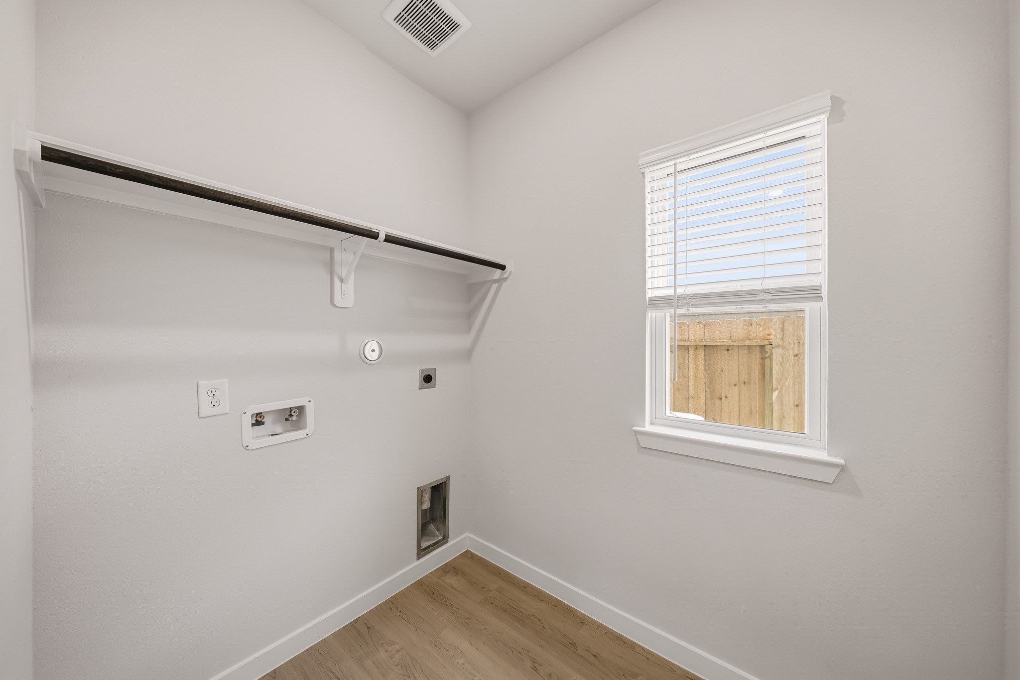 26110 Venus Trap Trail Property Photo 6