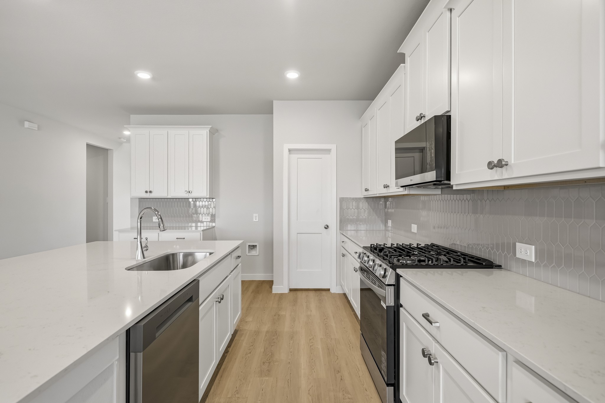 26110 Venus Trap Trail Property Photo 15