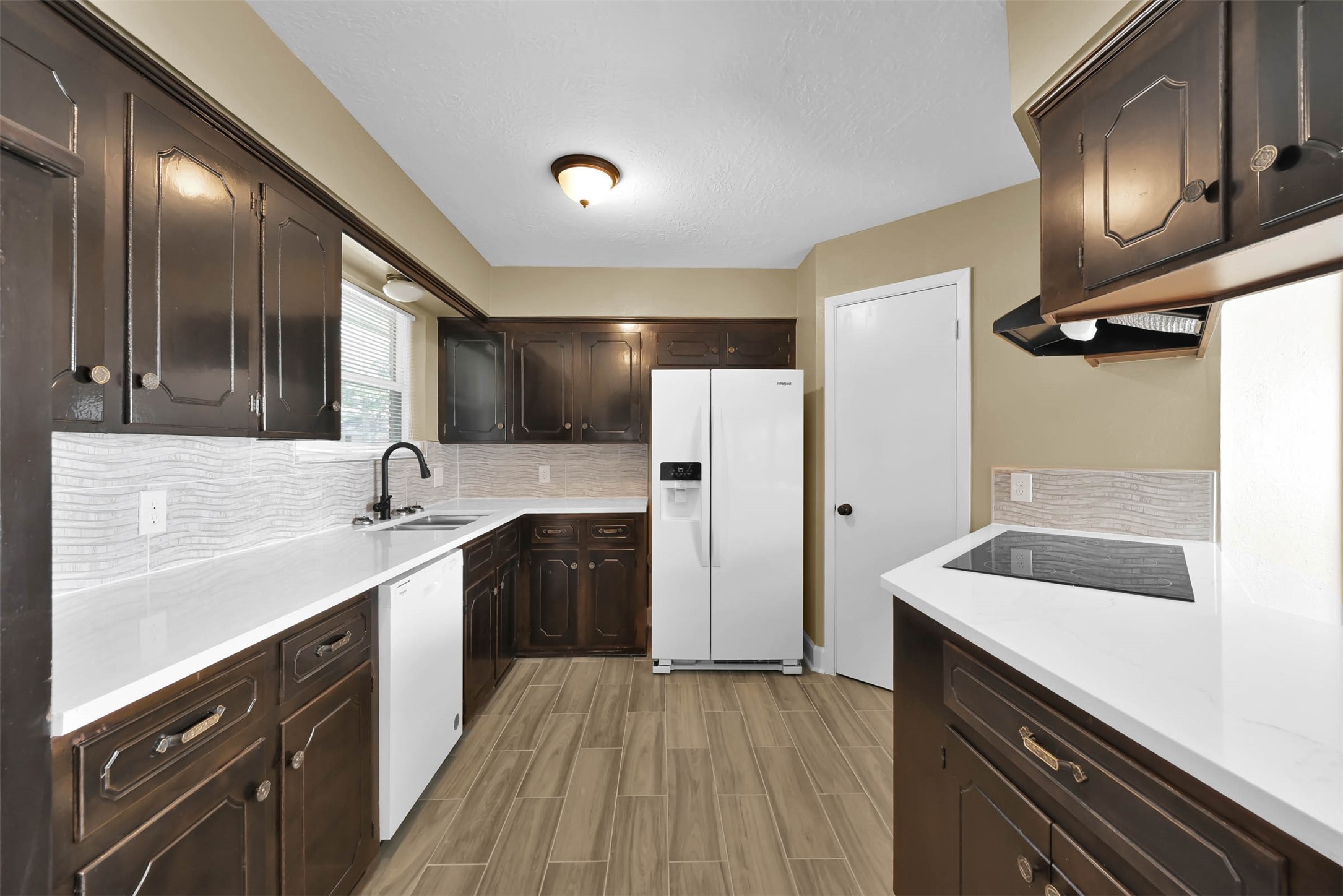 29103 Raestone Street Property Photo 5