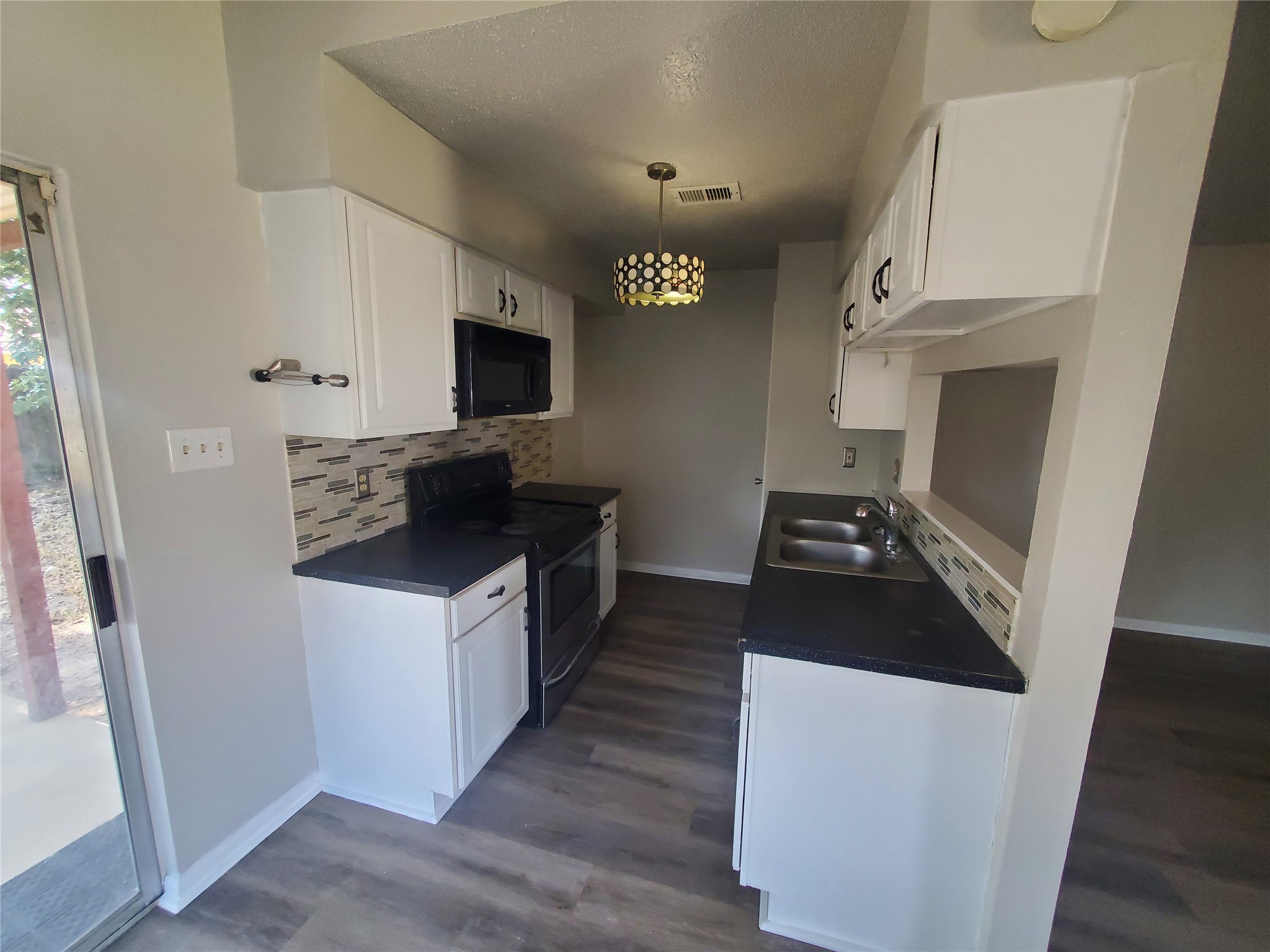 23211 Pebworth Place Property Photo 4