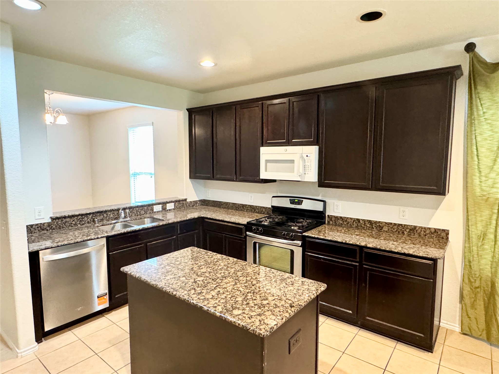 1331 S Maple Drive Property Photo 8