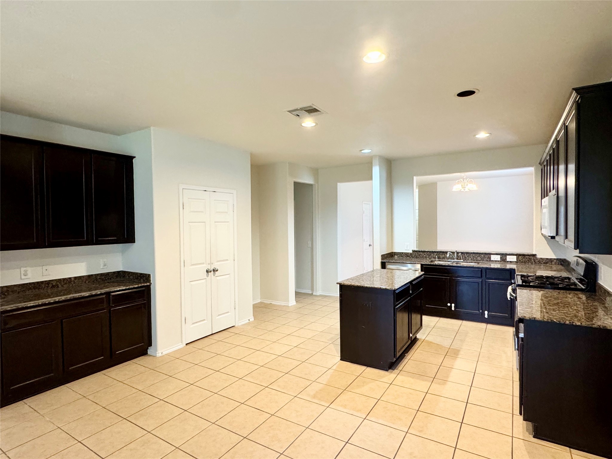1331 S Maple Drive Property Photo 11