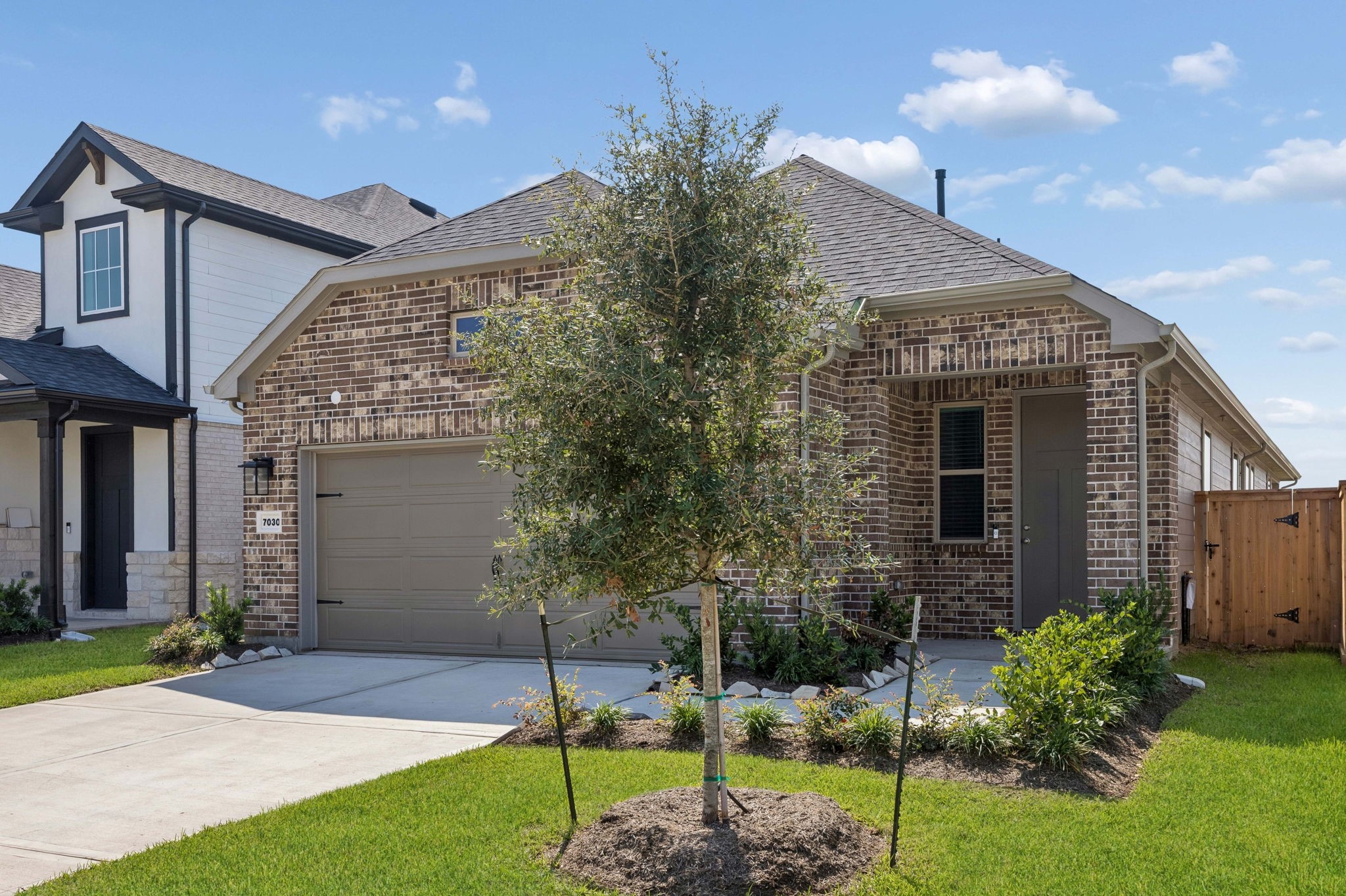 6927 Brilliance Drive Property Photo 3