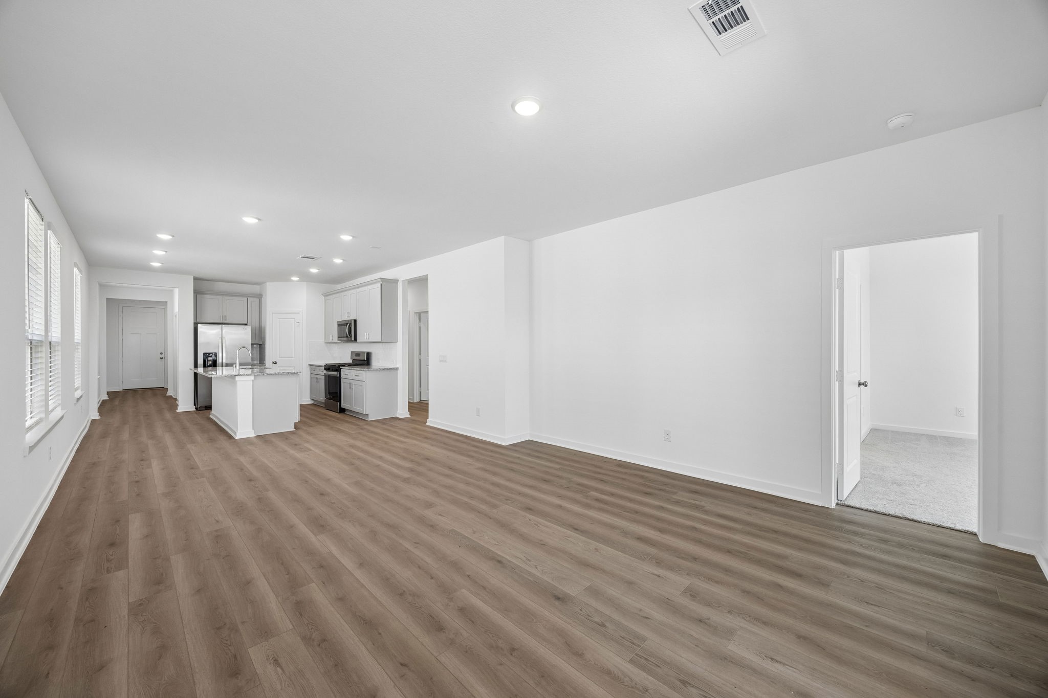 6927 Brilliance Drive Property Photo 9