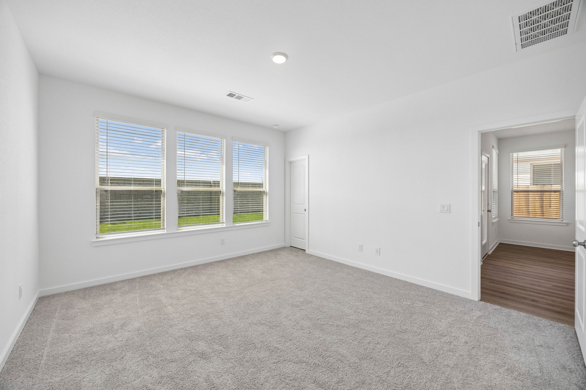 6927 Brilliance Drive Property Photo 18