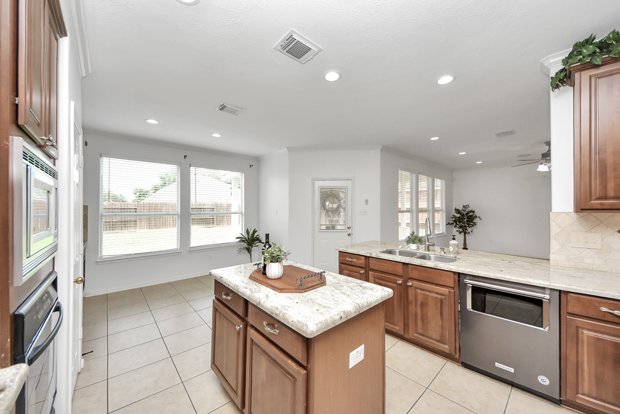17714 Lakes Of Pine Forest Drive Property Photo 13