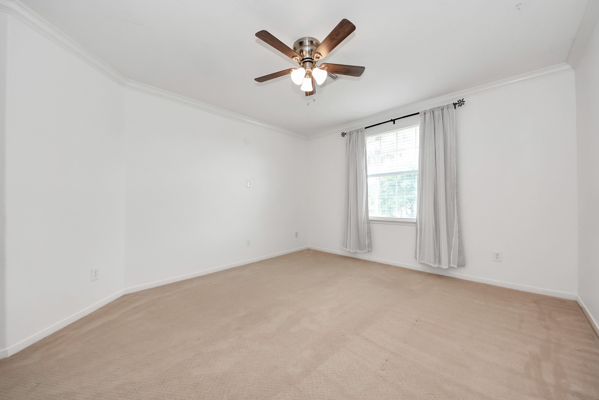 17714 Lakes Of Pine Forest Drive Property Photo 28