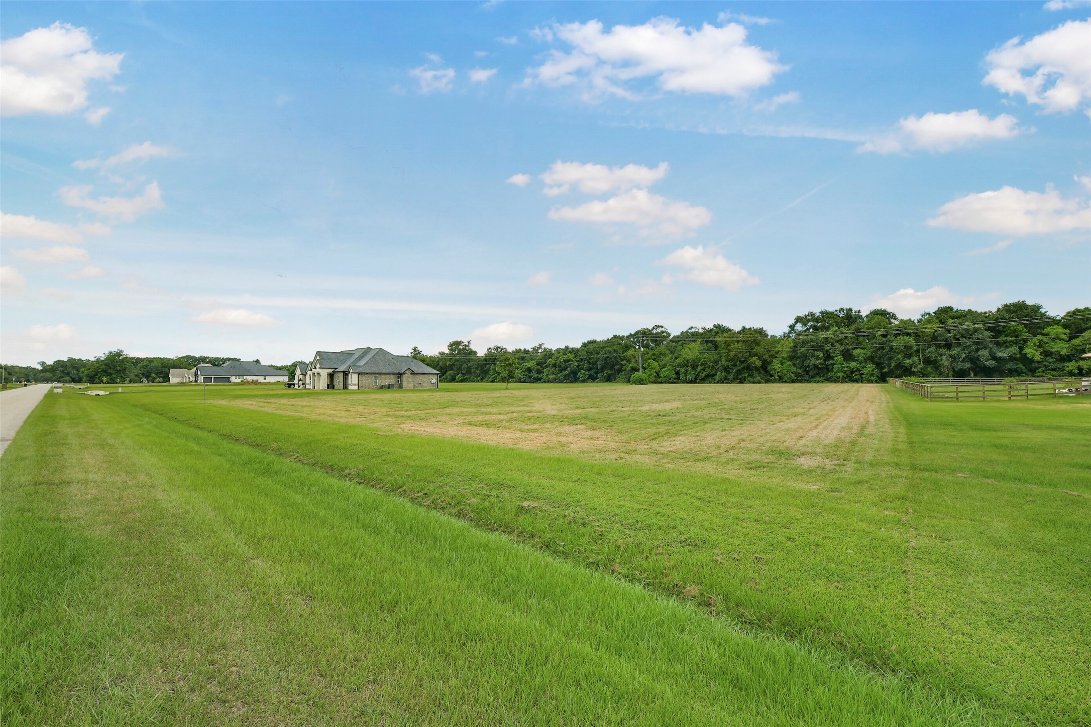 16614 Hamill Drive Property Photo 10