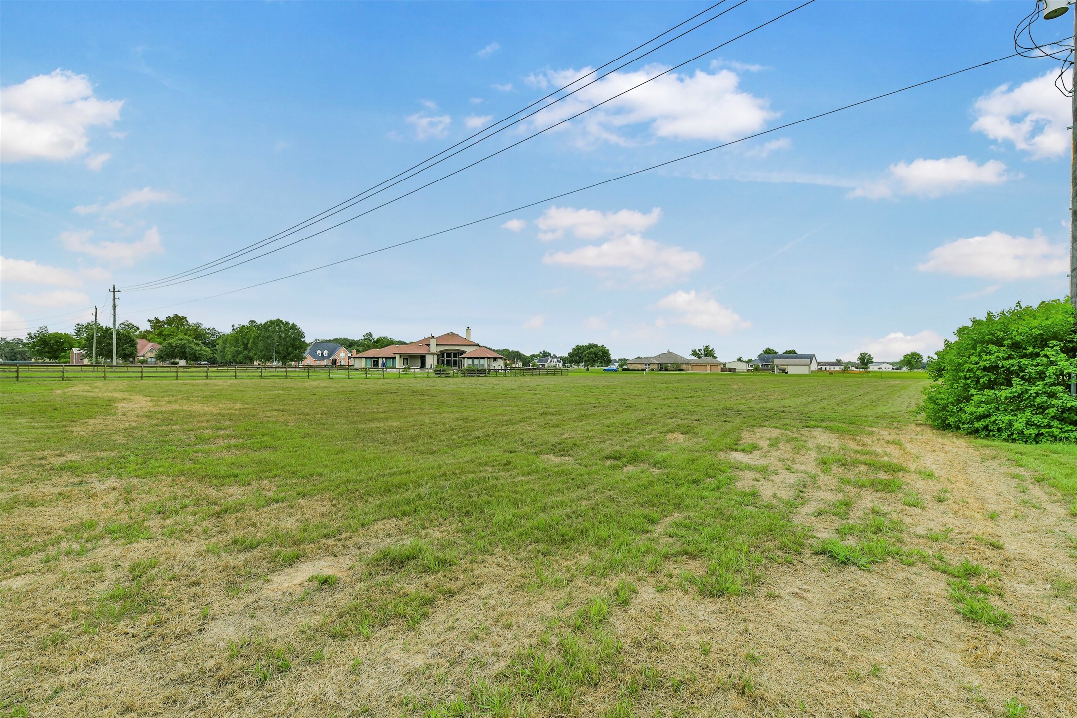 16614 Hamill Drive Property Photo 14
