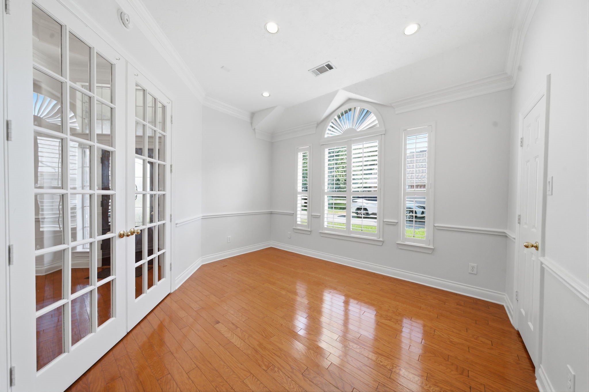 1227 Wellshire Drive Property Photo 4