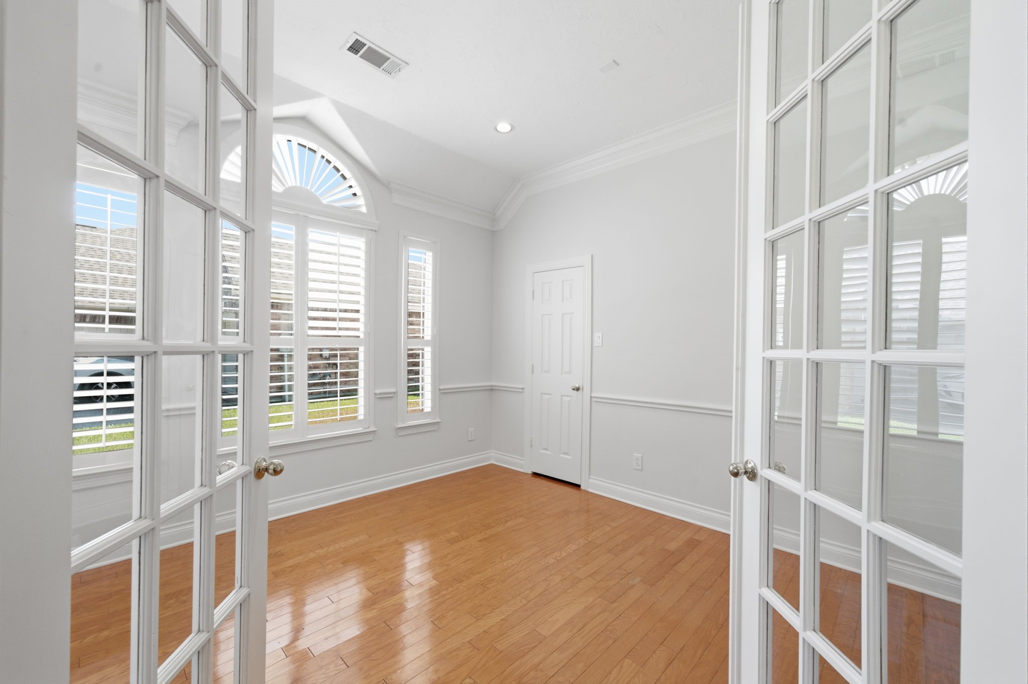 1227 Wellshire Drive Property Photo 5