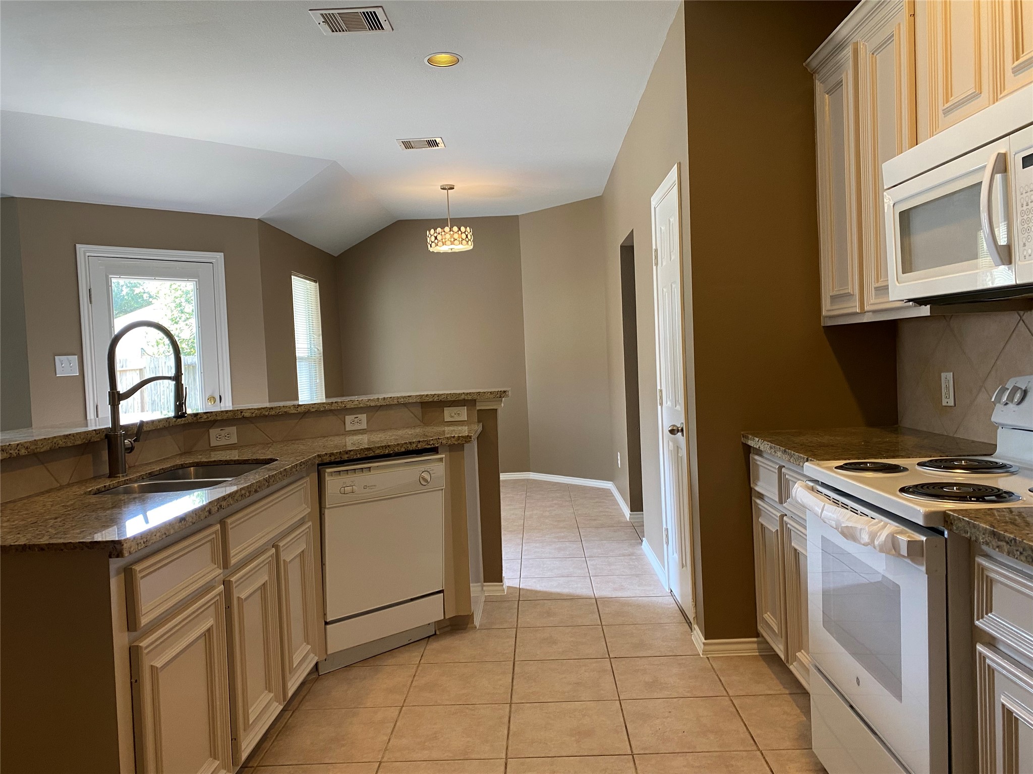 12718 Great Sands Drive Property Photo 7