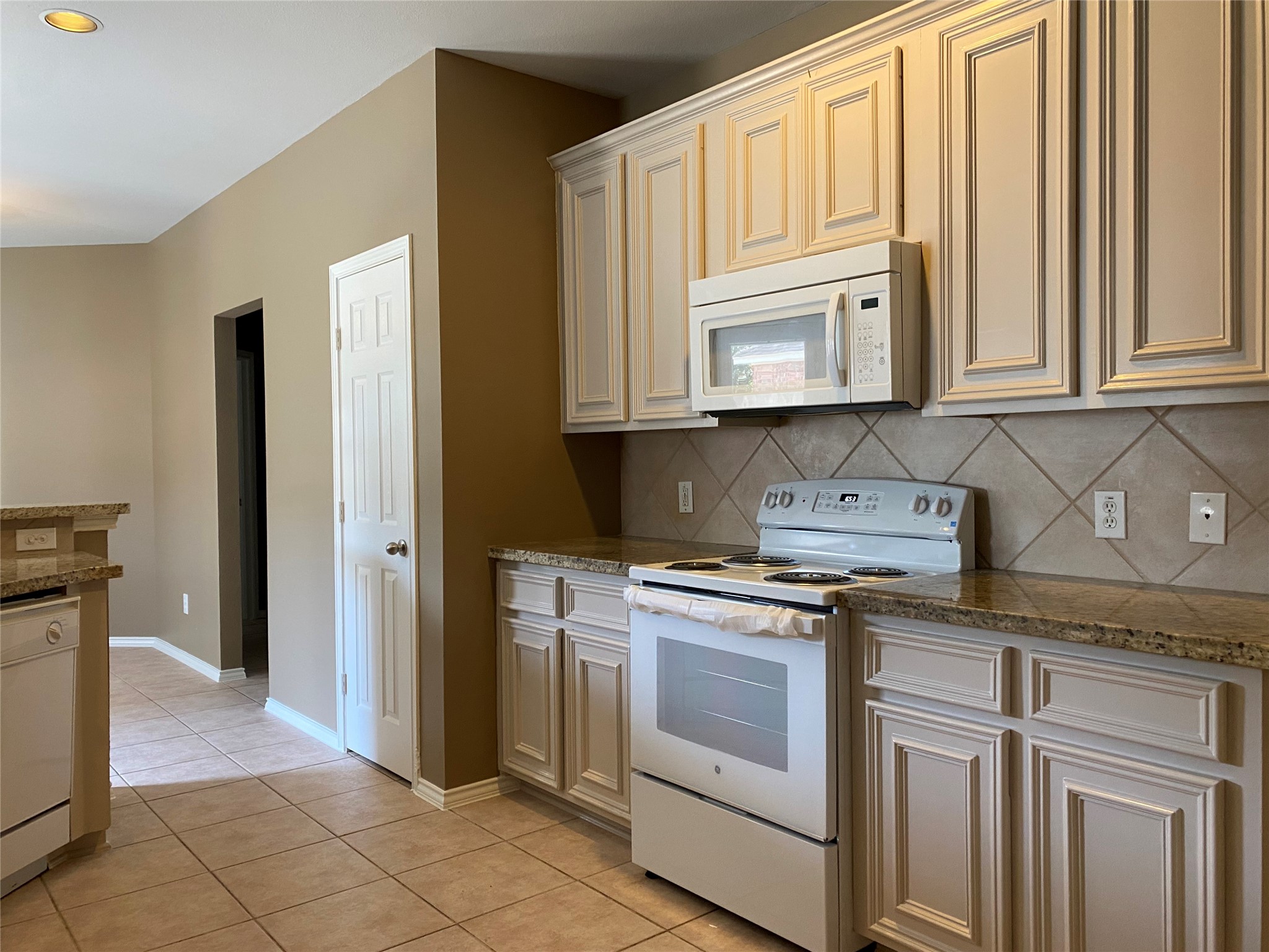 12718 Great Sands Drive Property Photo 8