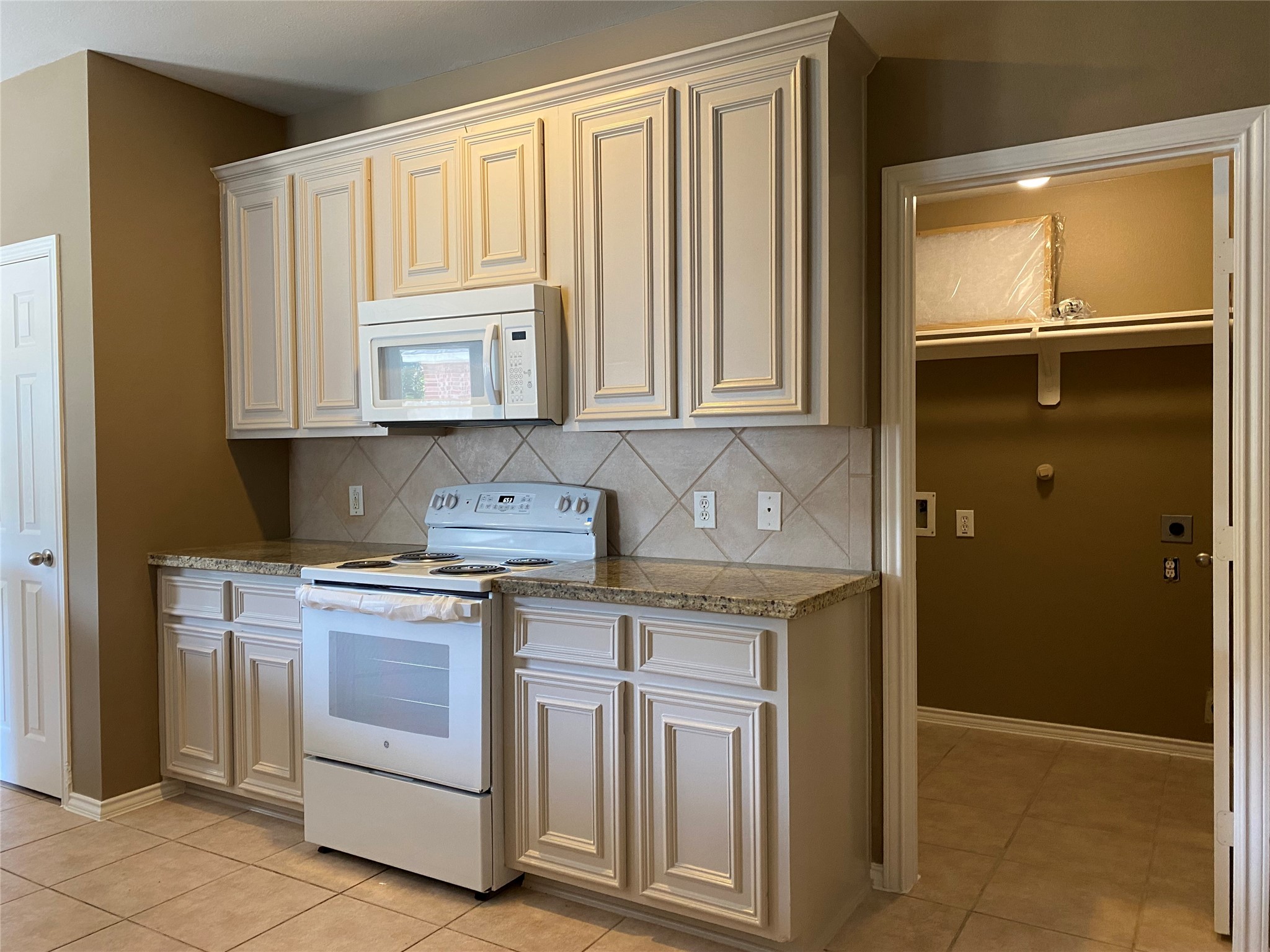 12718 Great Sands Drive Property Photo 9