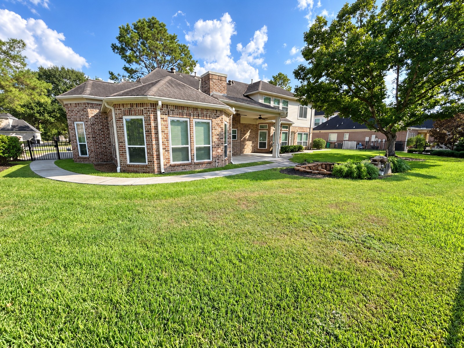 21302 Kelliwood Greens Drive Property Photo 2