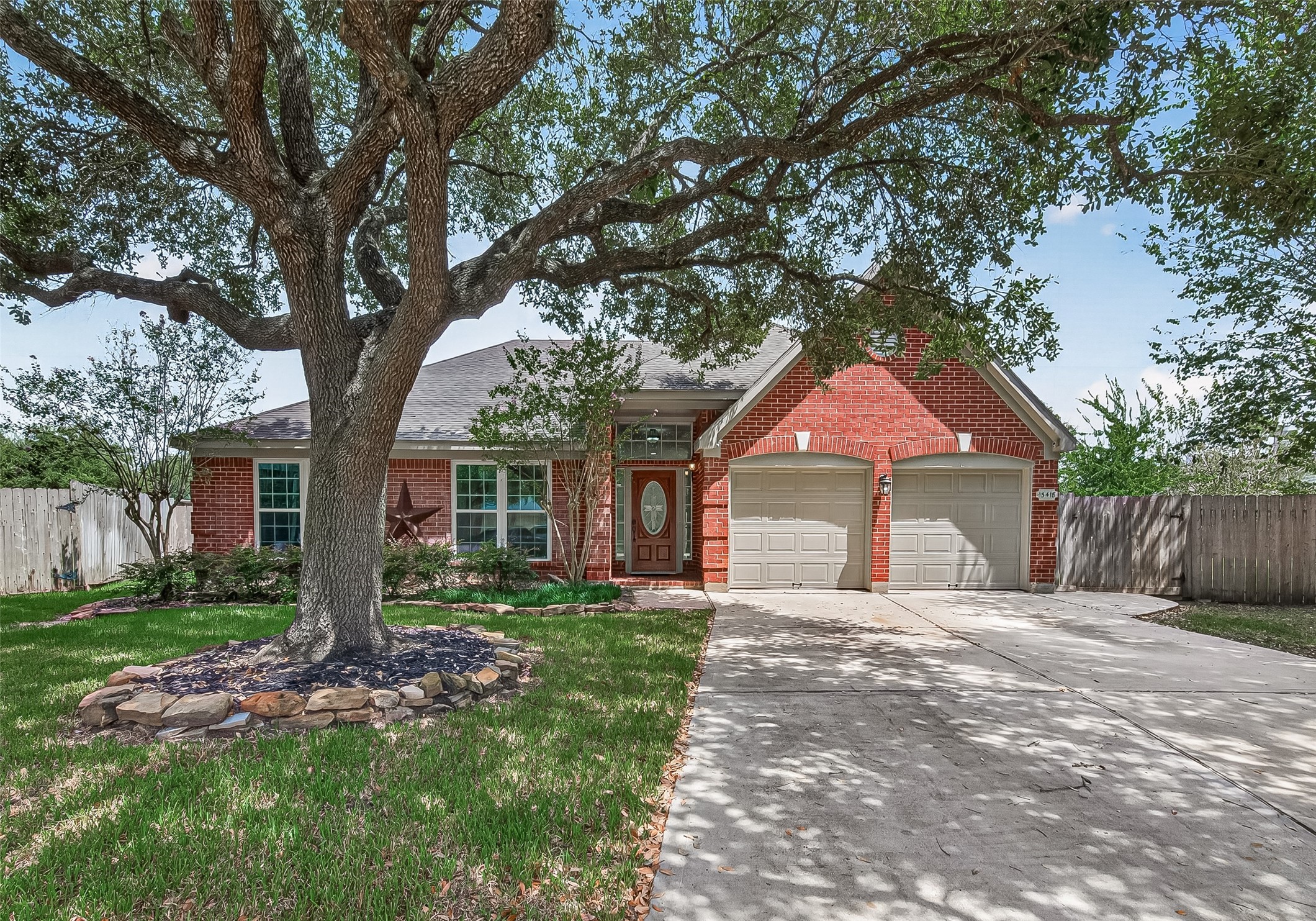 15418 Park Glen Drive Property Photo 5