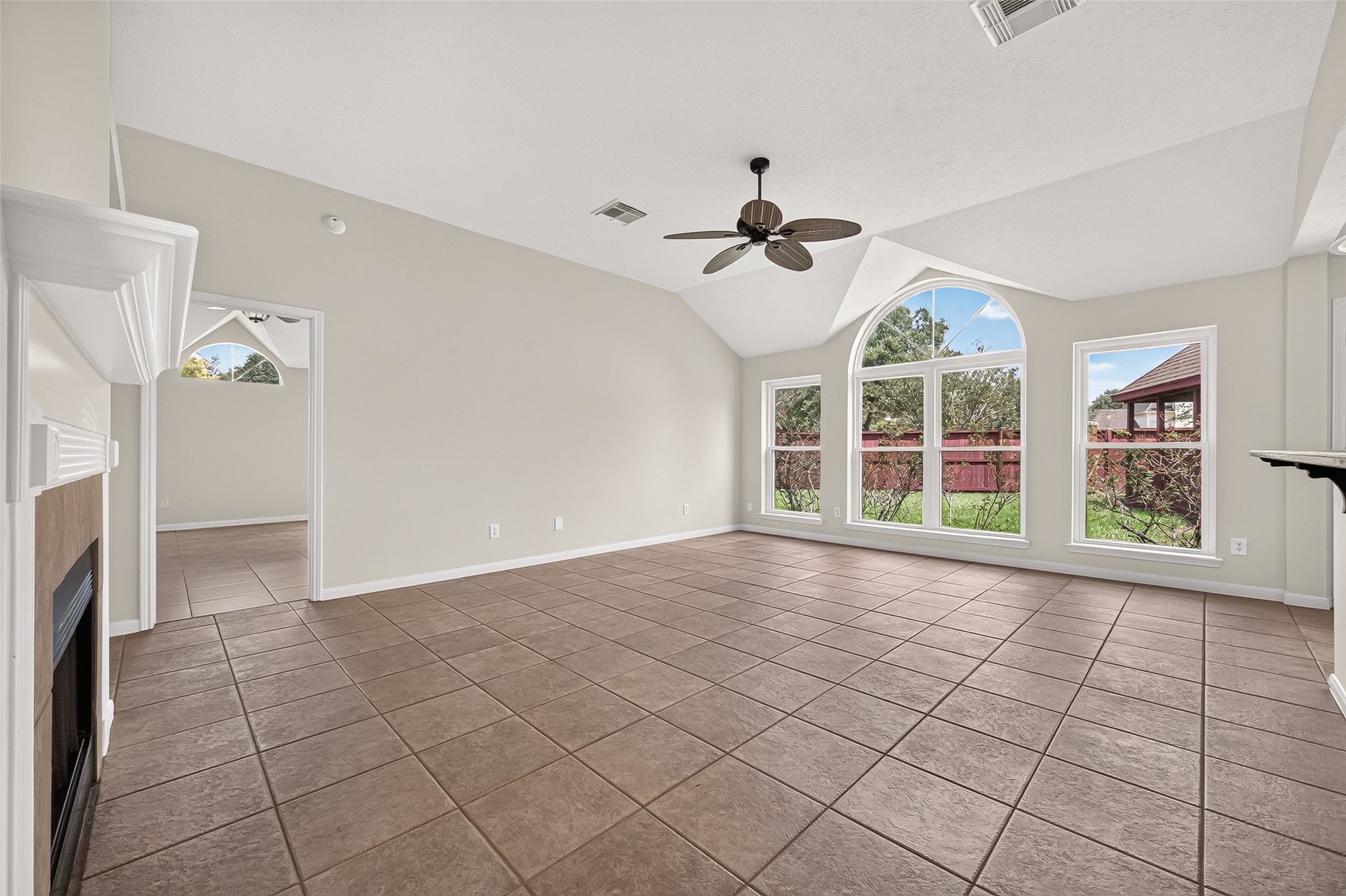 15418 Park Glen Drive Property Photo 13