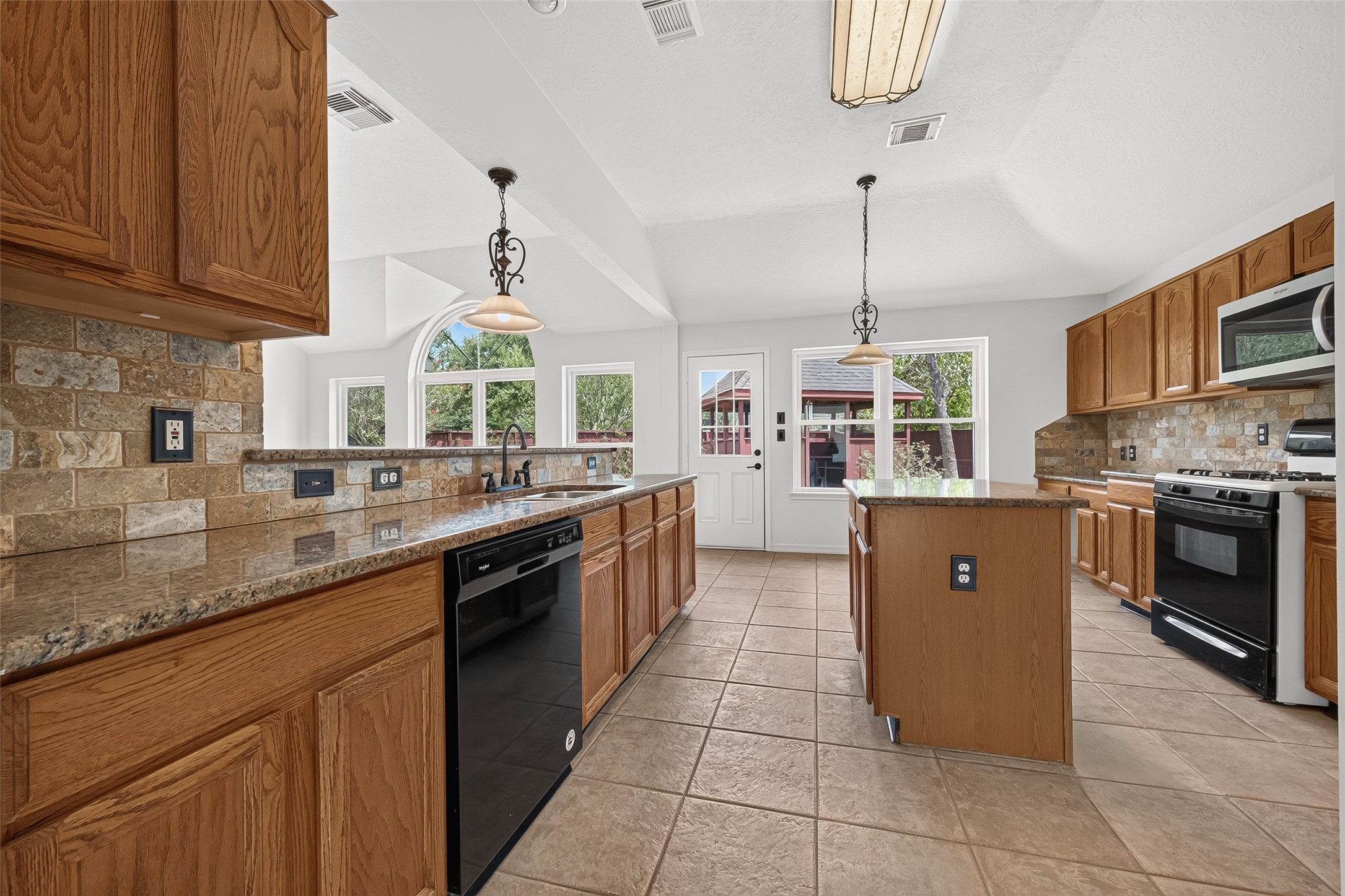 15418 Park Glen Drive Property Photo 17